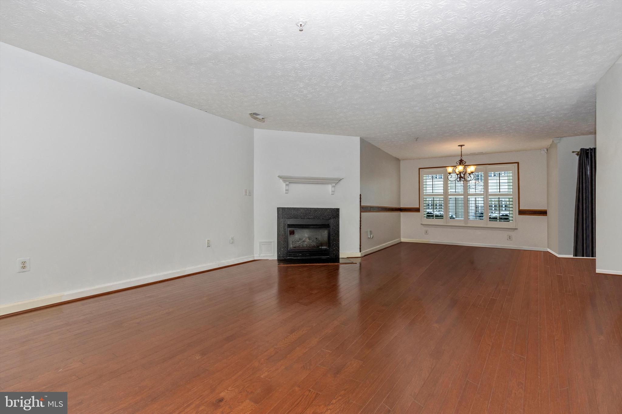 SPRING RIDGE - Residential