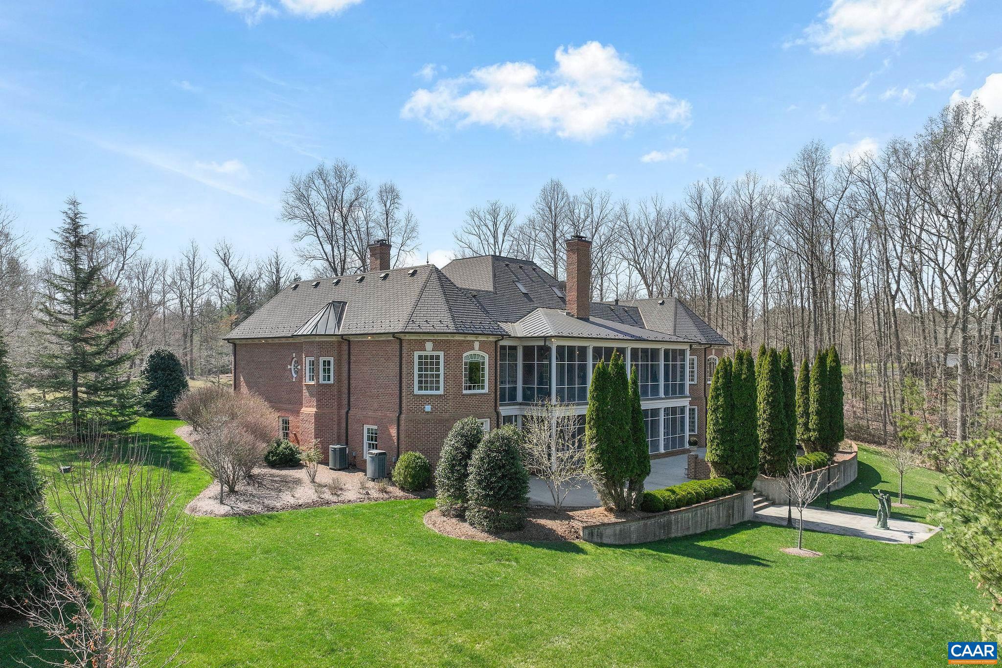 6385 INDIAN RIDGE DR