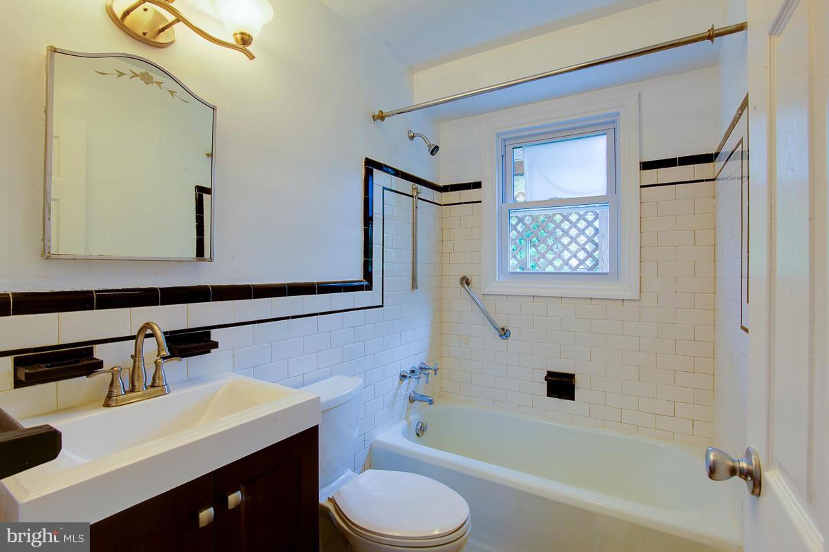 HAMILTON HEIGHTS - Residential Lease