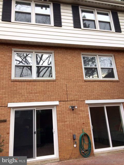 LONDON SQUARE - Residential Lease