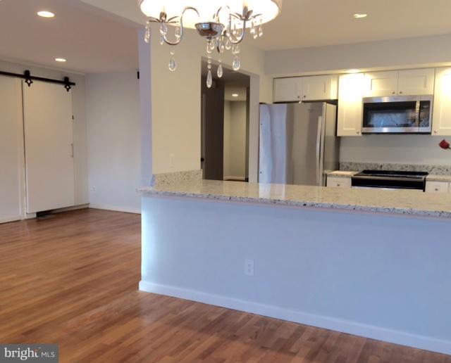 LONDON SQUARE - Residential Lease