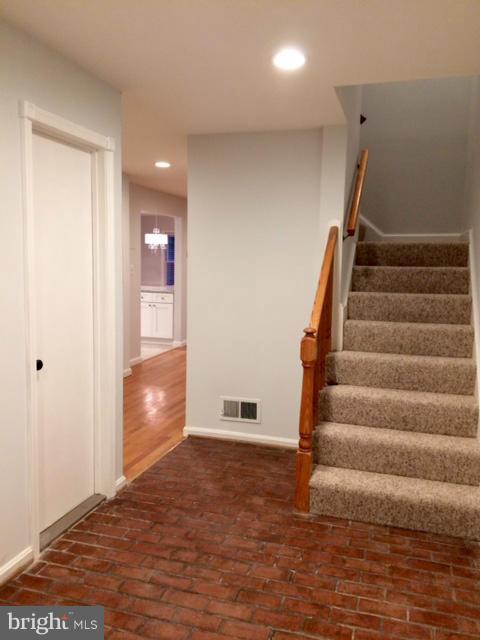 LONDON SQUARE - Residential Lease