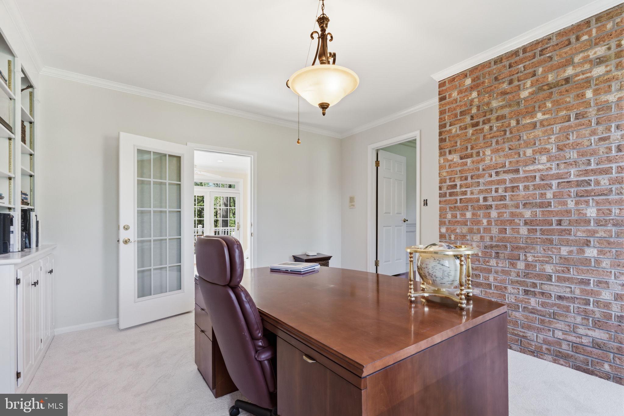 MAKEFIELD BROOK - Residential