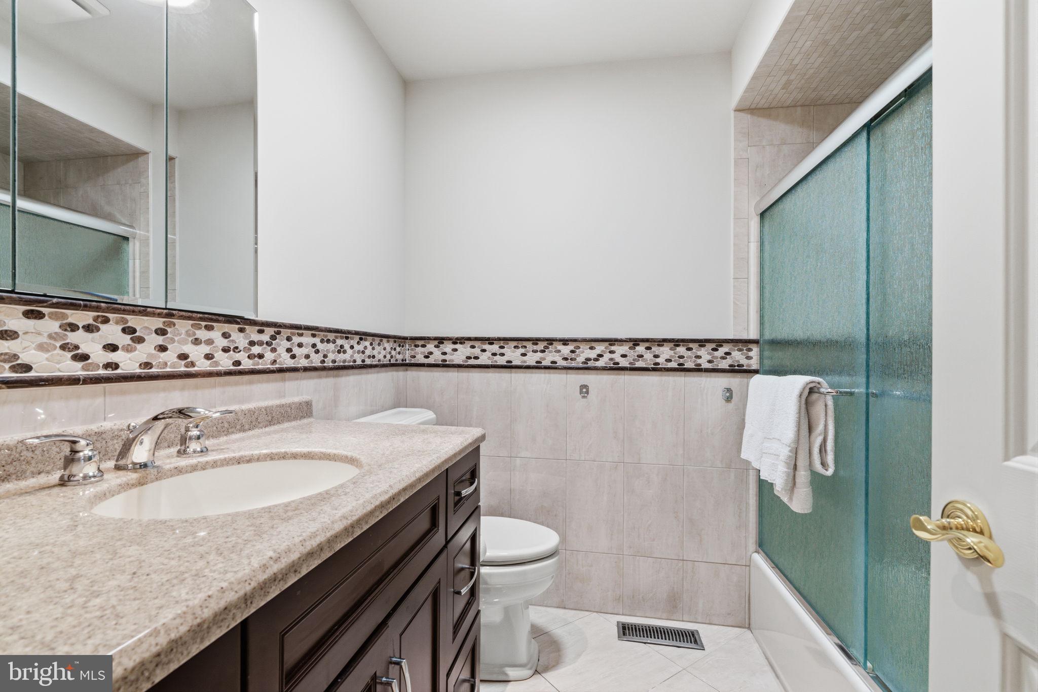 MAKEFIELD BROOK - Residential
