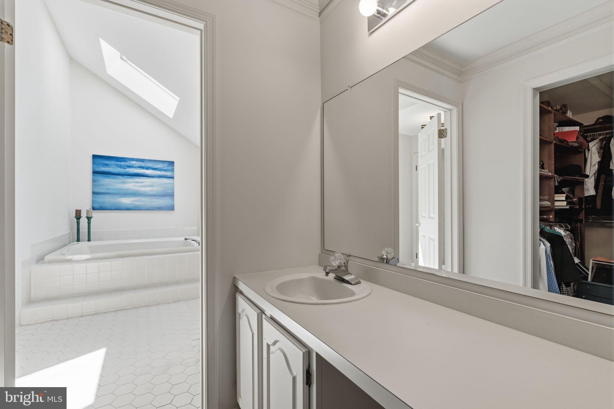 MAKEFIELD BROOK - Residential