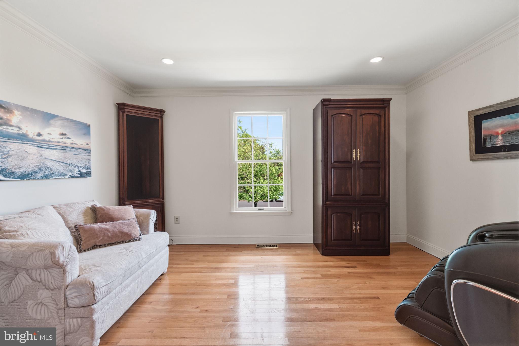 MAKEFIELD BROOK - Residential