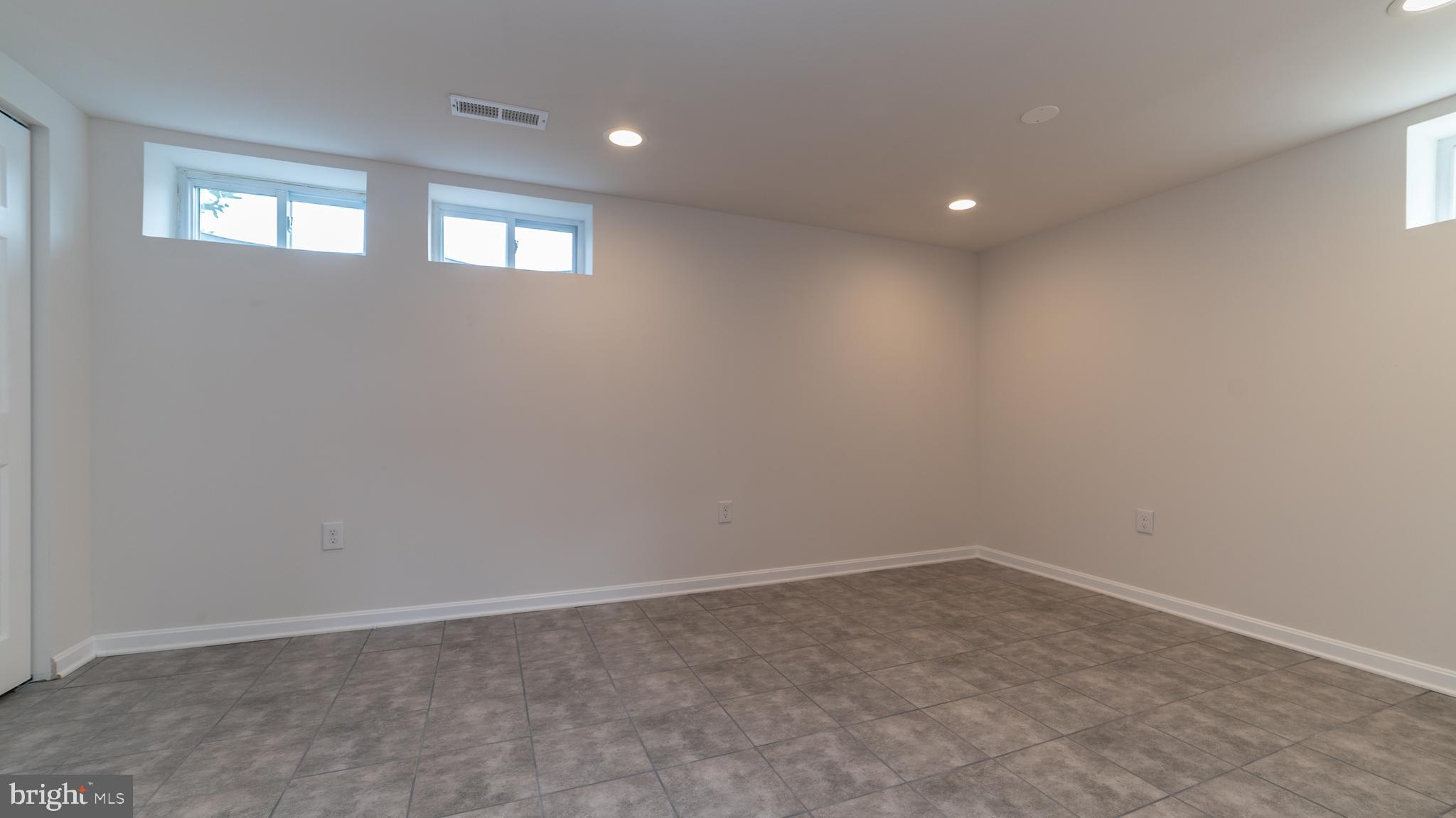 MAPLE HILL - Residential