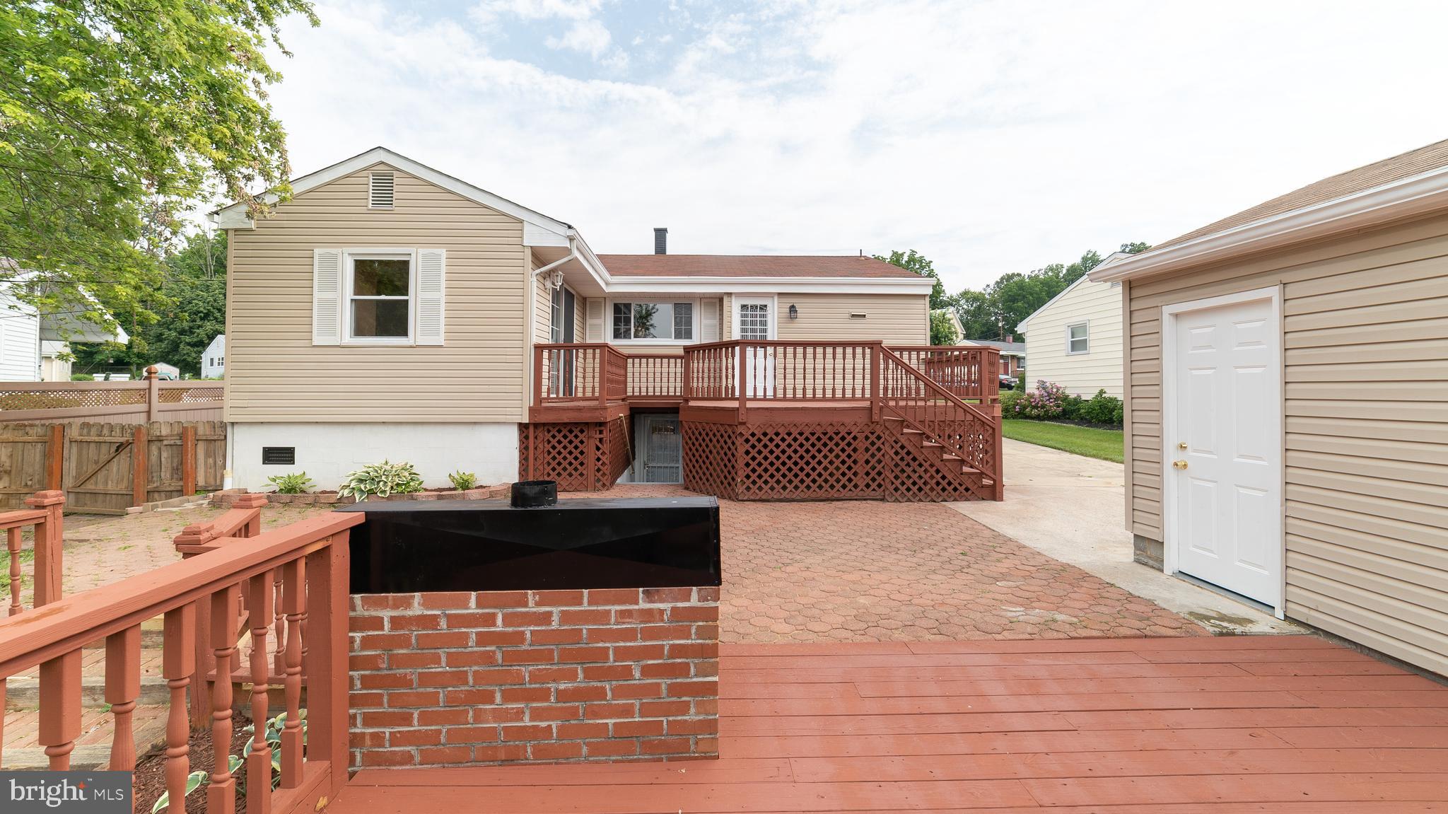 MAPLE HILL - Residential