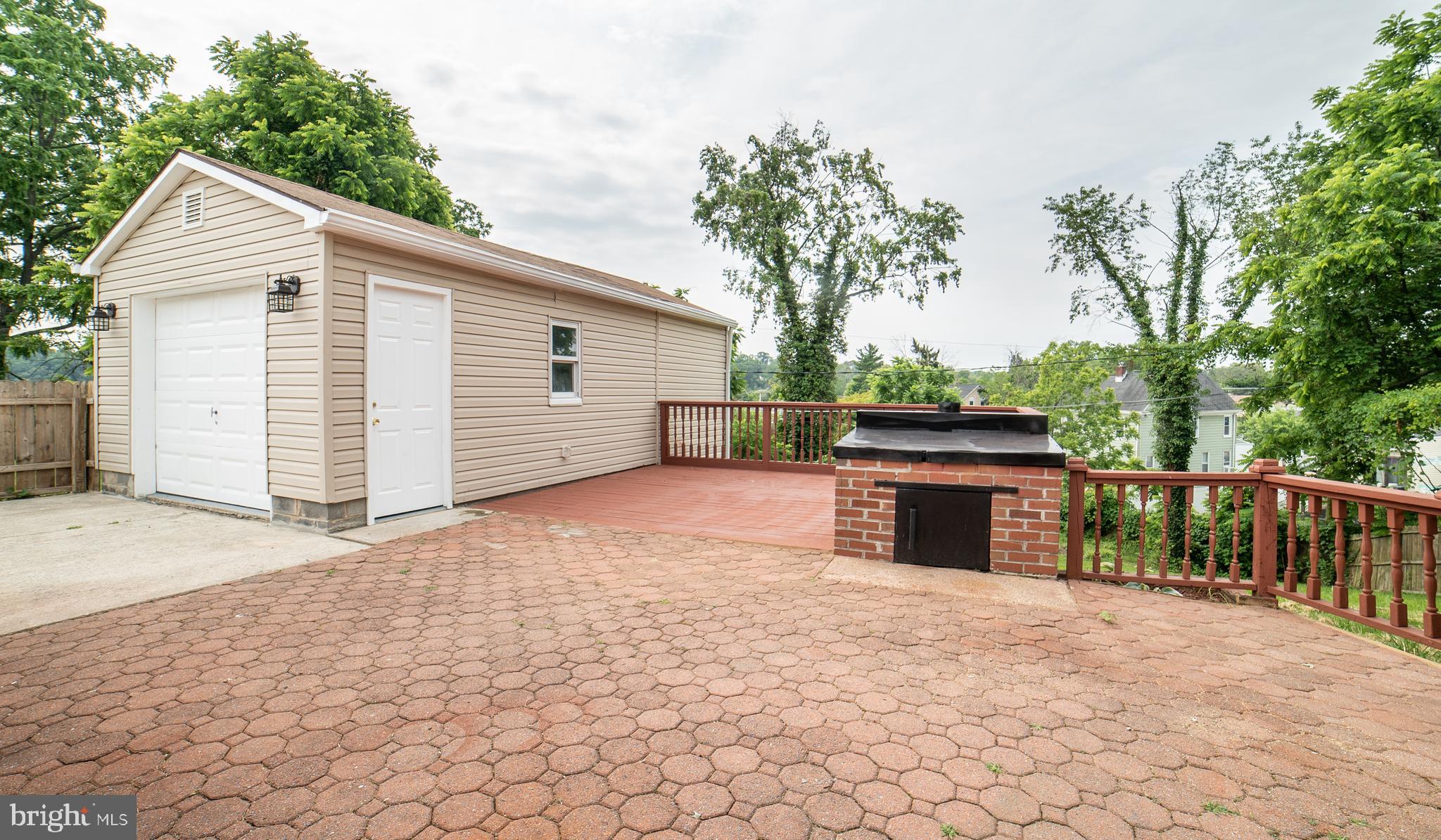 MAPLE HILL - Residential