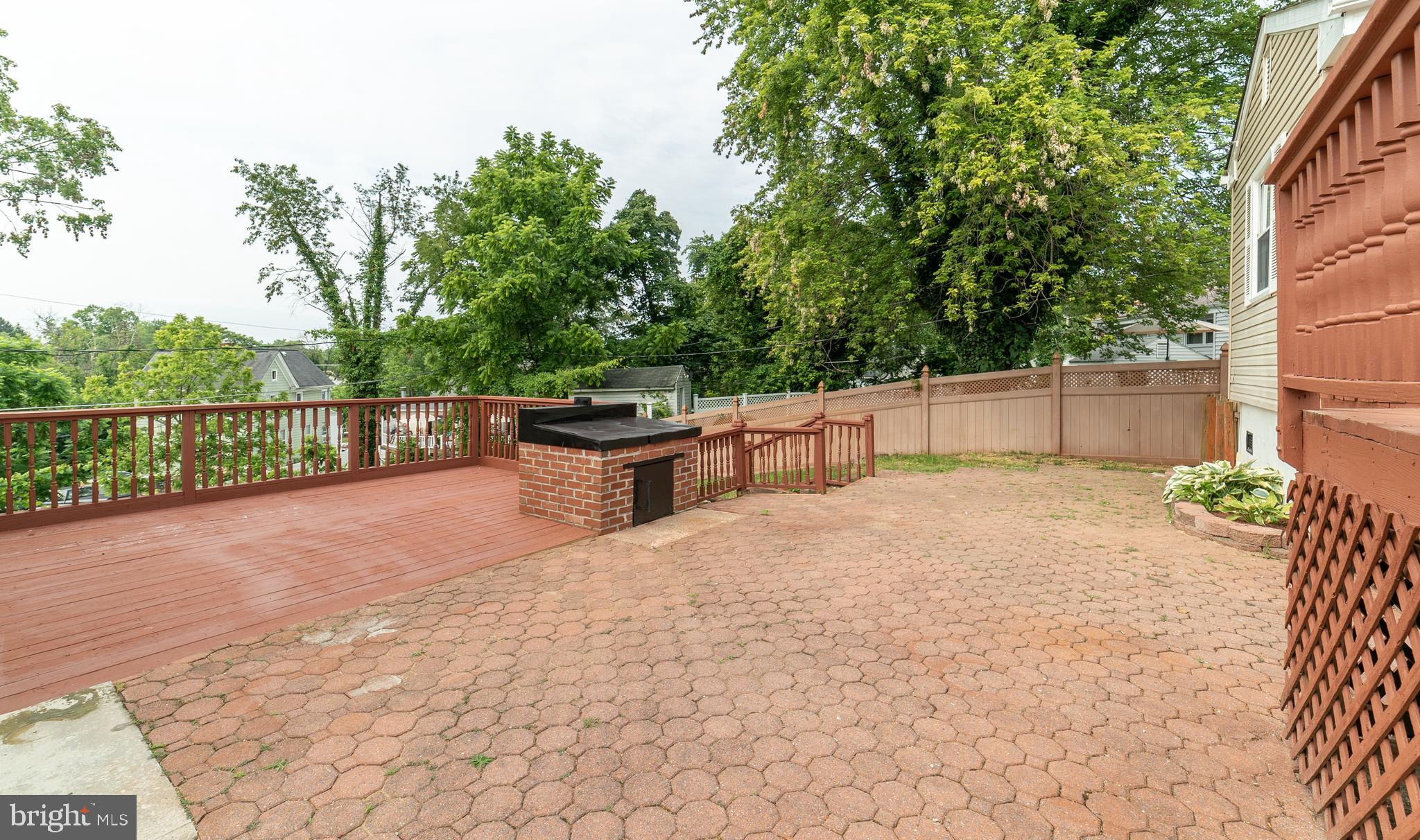 MAPLE HILL - Residential