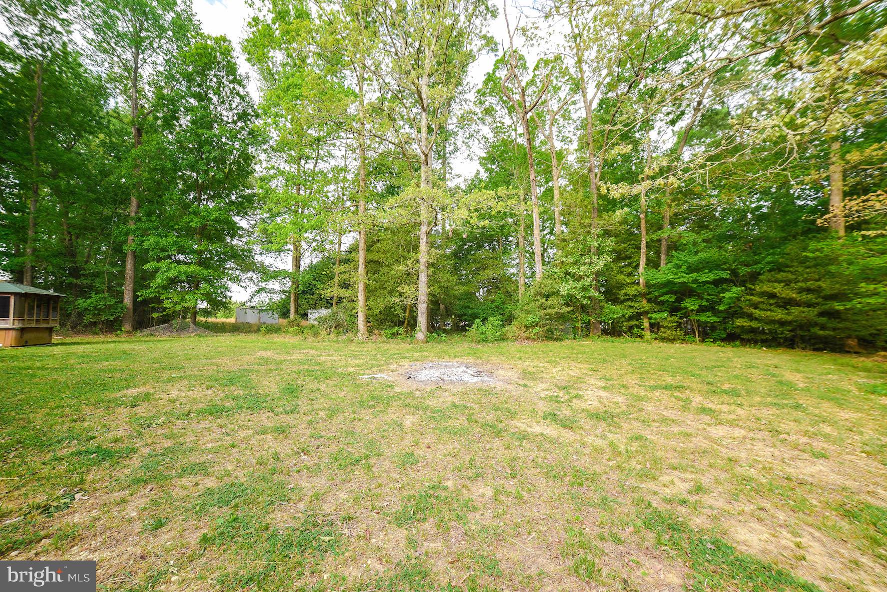 FOREST GLENN ESTATES - Residential Lease