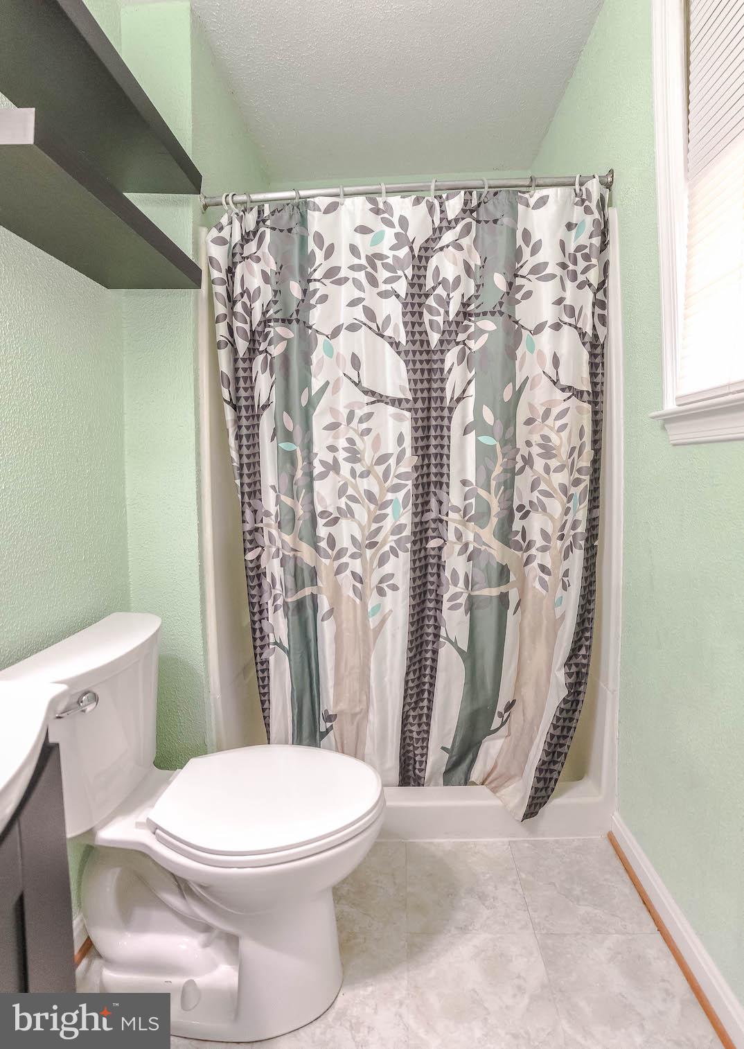 FOREST GLENN ESTATES - Residential Lease