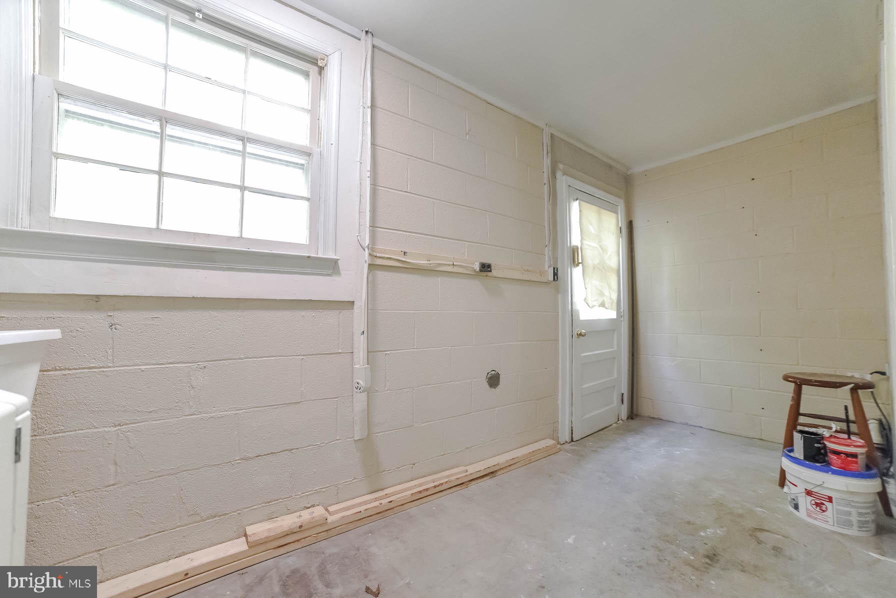 FOREST GLENN ESTATES - Residential Lease