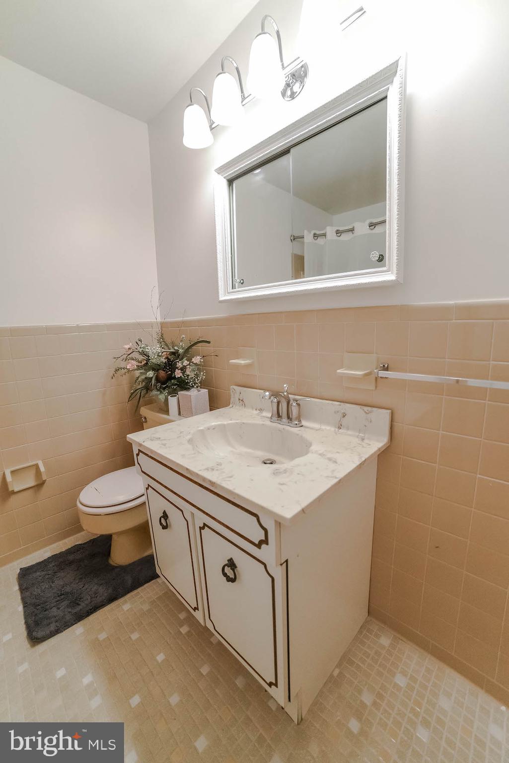 FOREST GLENN ESTATES - Residential Lease