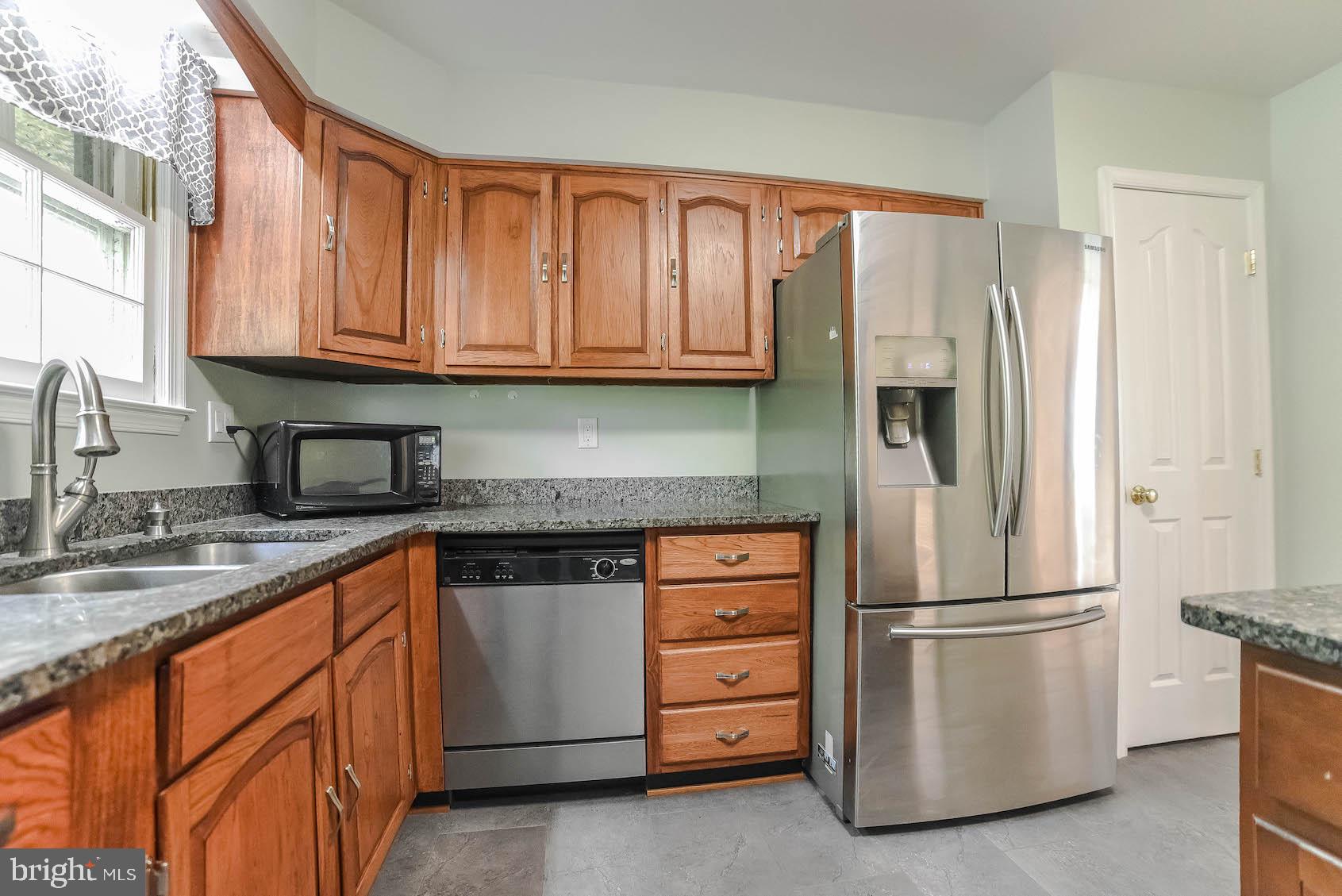 FOREST GLENN ESTATES - Residential Lease