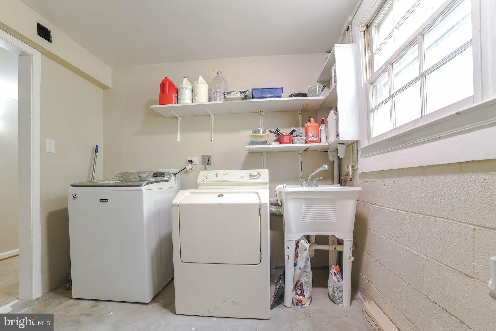 FOREST GLENN ESTATES - Residential Lease