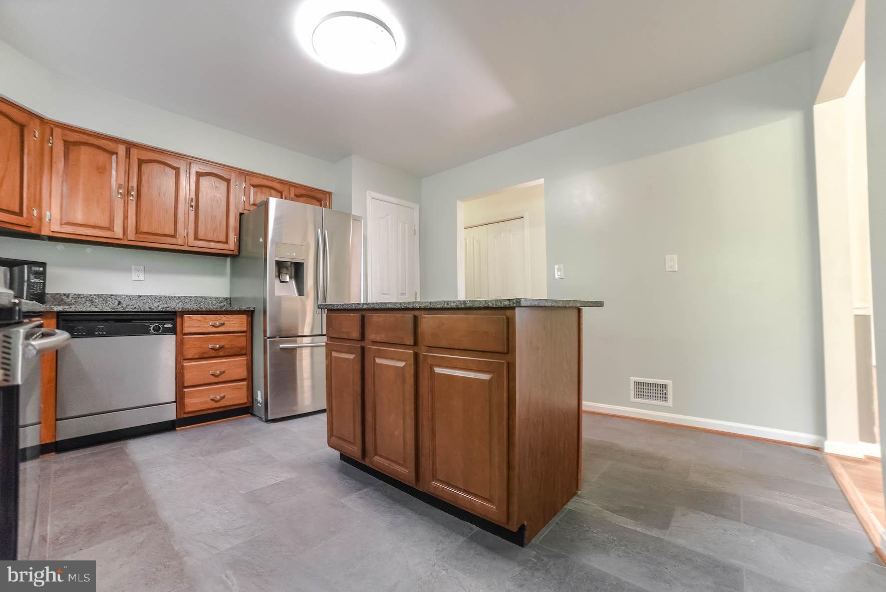 FOREST GLENN ESTATES - Residential Lease