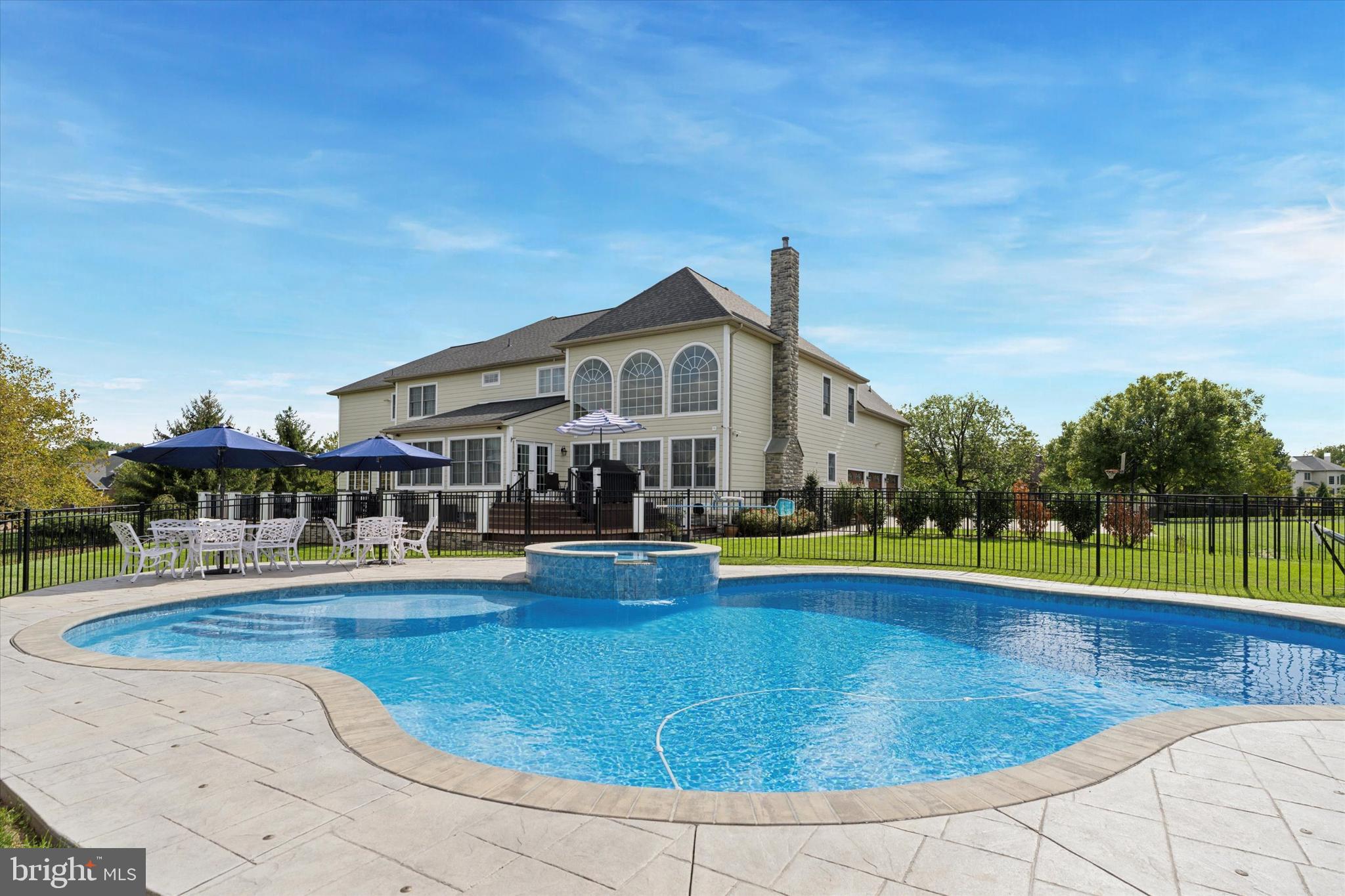 PROVIDENCE CHASE - Residential