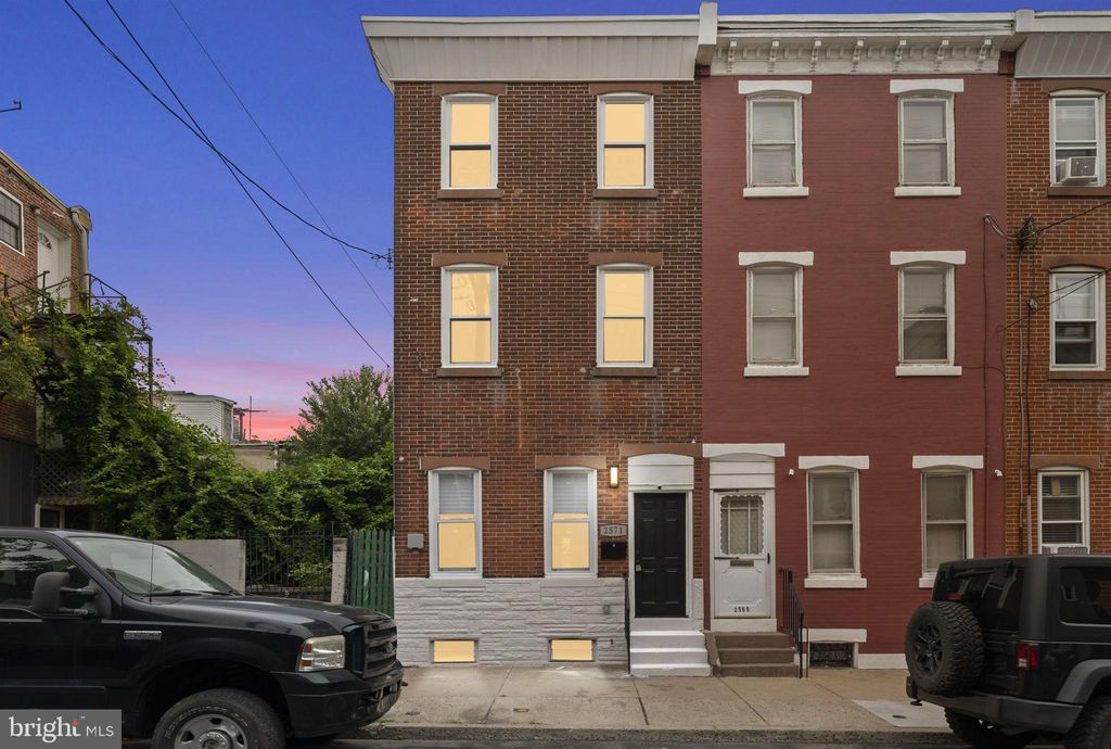 Photo of 2571 Coral Street, PHILADELPHIA, PA 19125 (MLS # PAPH2560338)