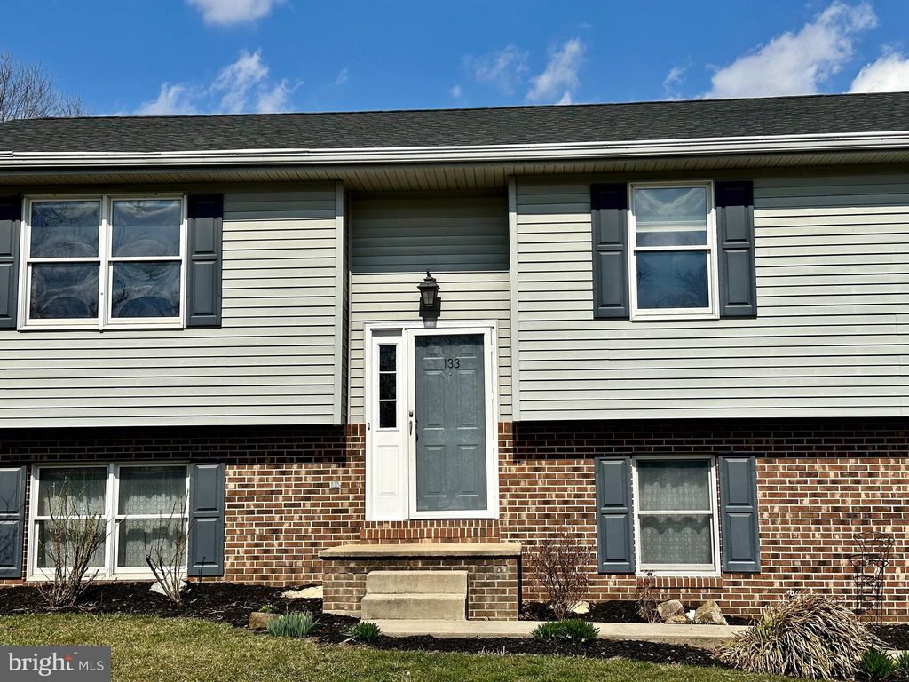 Photo of 133 DONEGAL DR, ELIZABETHTOWN, PA 17022 (MLS # PALA2031684)