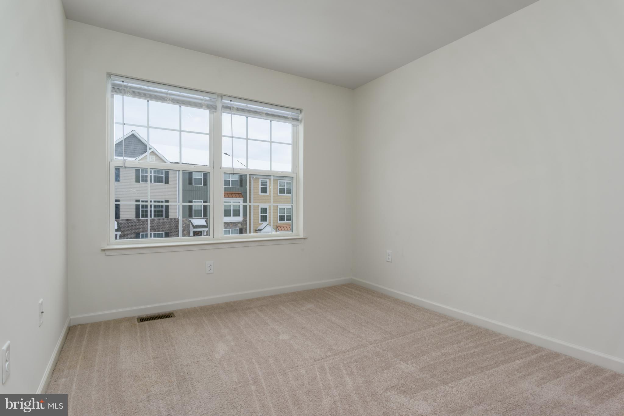 LAUREL RIDGE - Residential