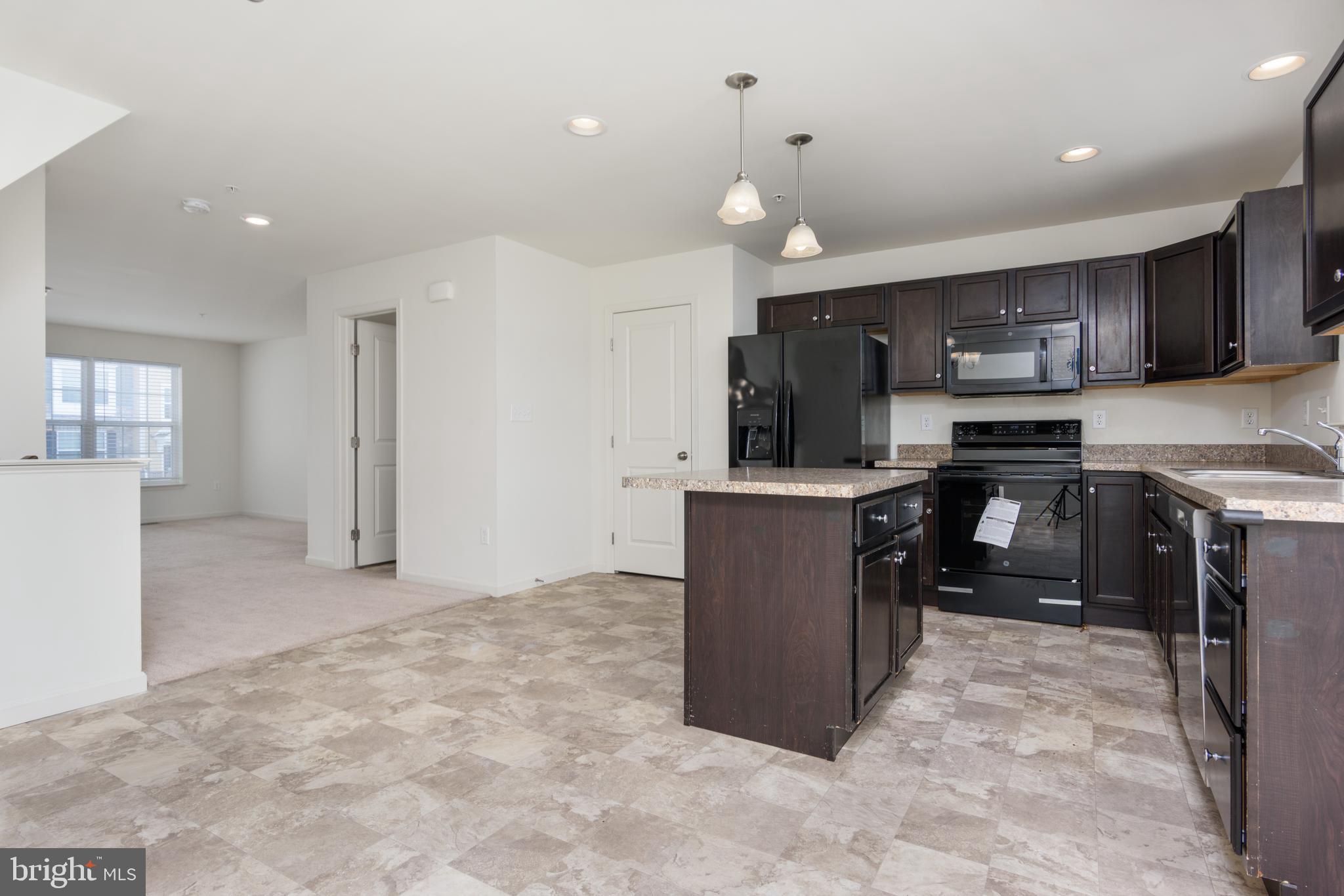 LAUREL RIDGE - Residential