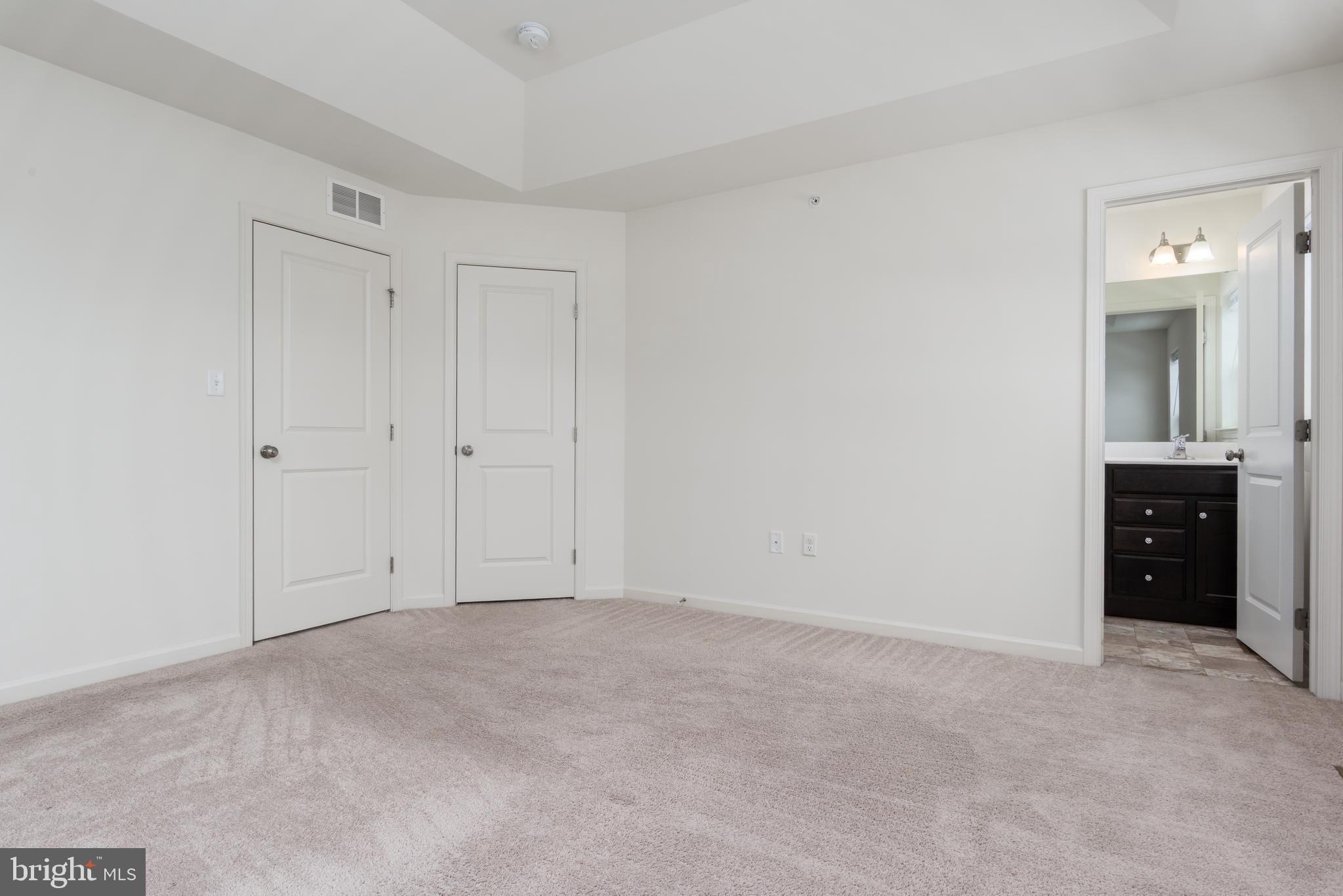 LAUREL RIDGE - Residential