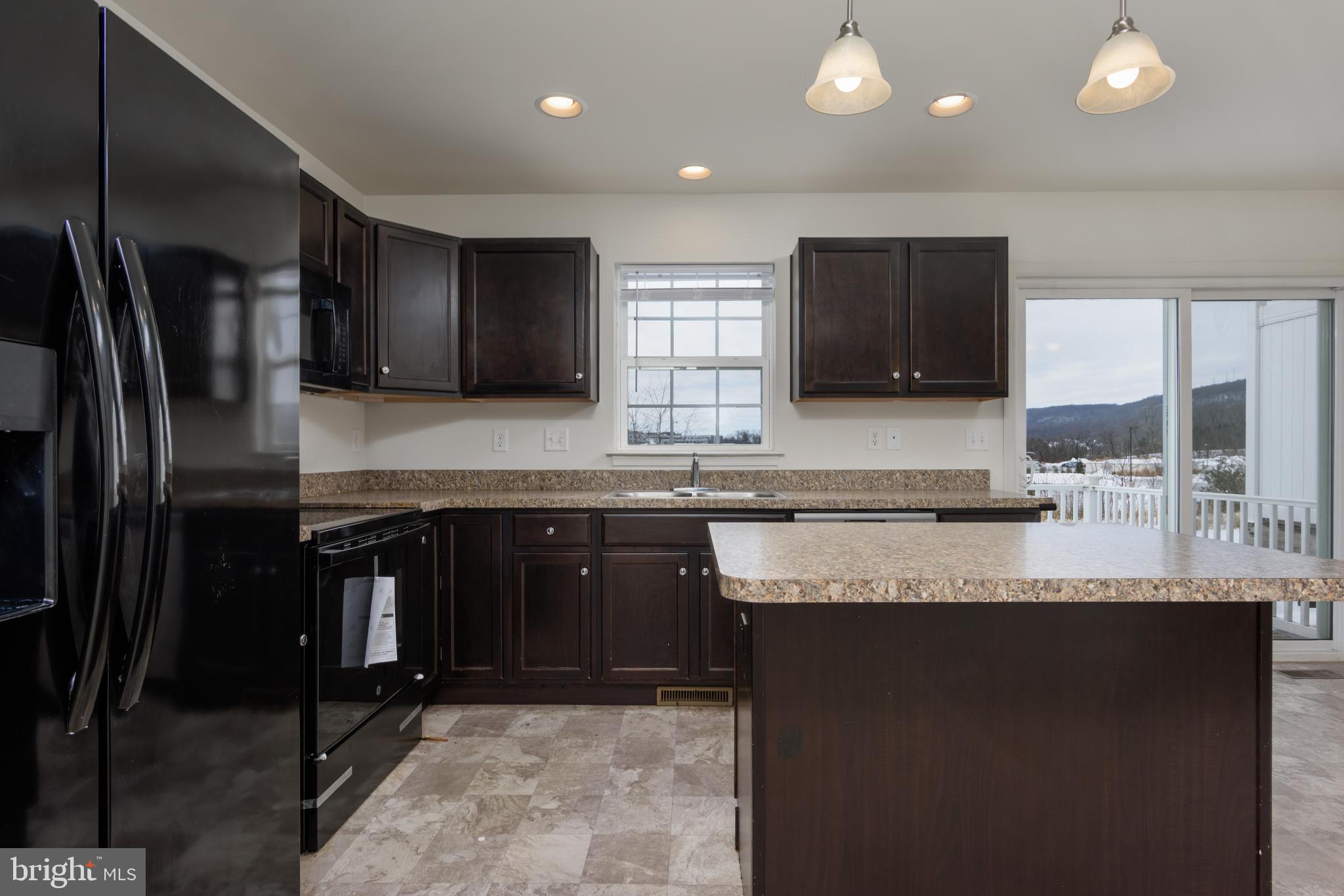 LAUREL RIDGE - Residential