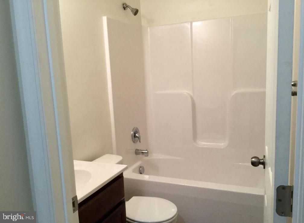 DAVIS STRASBURG - Residential Lease