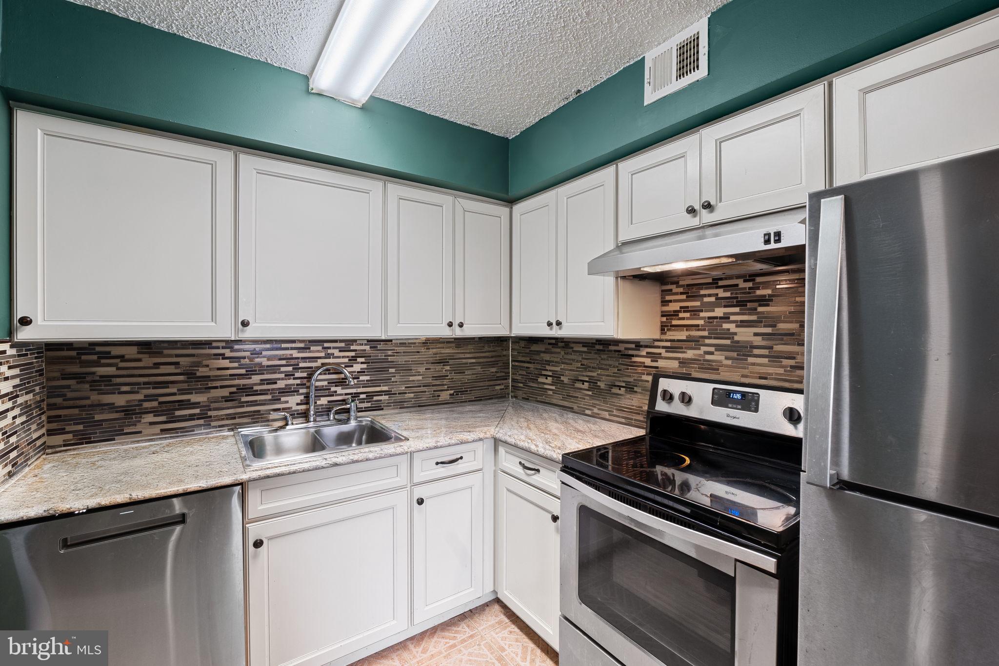 5756 VILLAGE GREEN DRIVE F 09/5756F