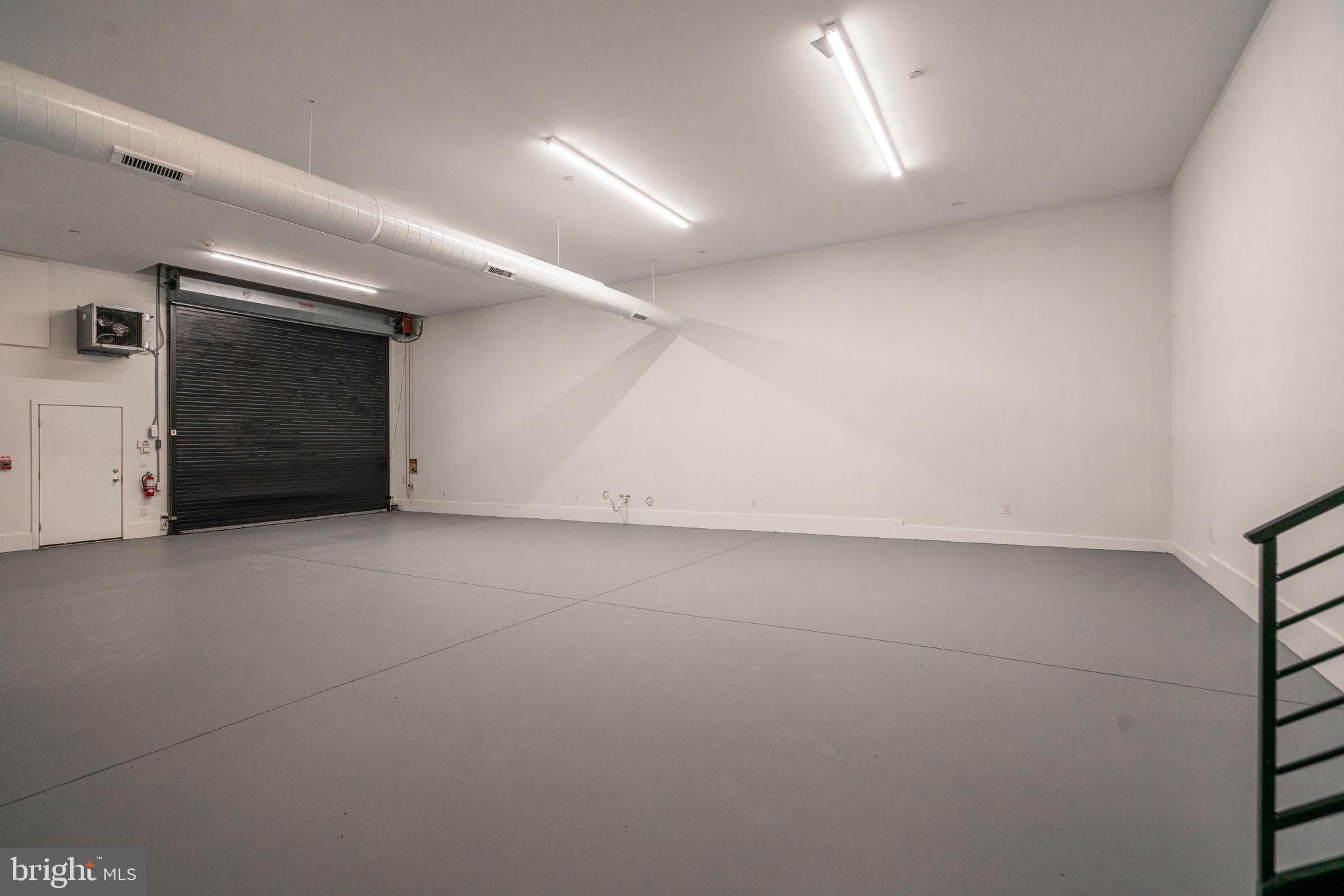 POINT BREEZE - Commercial Lease