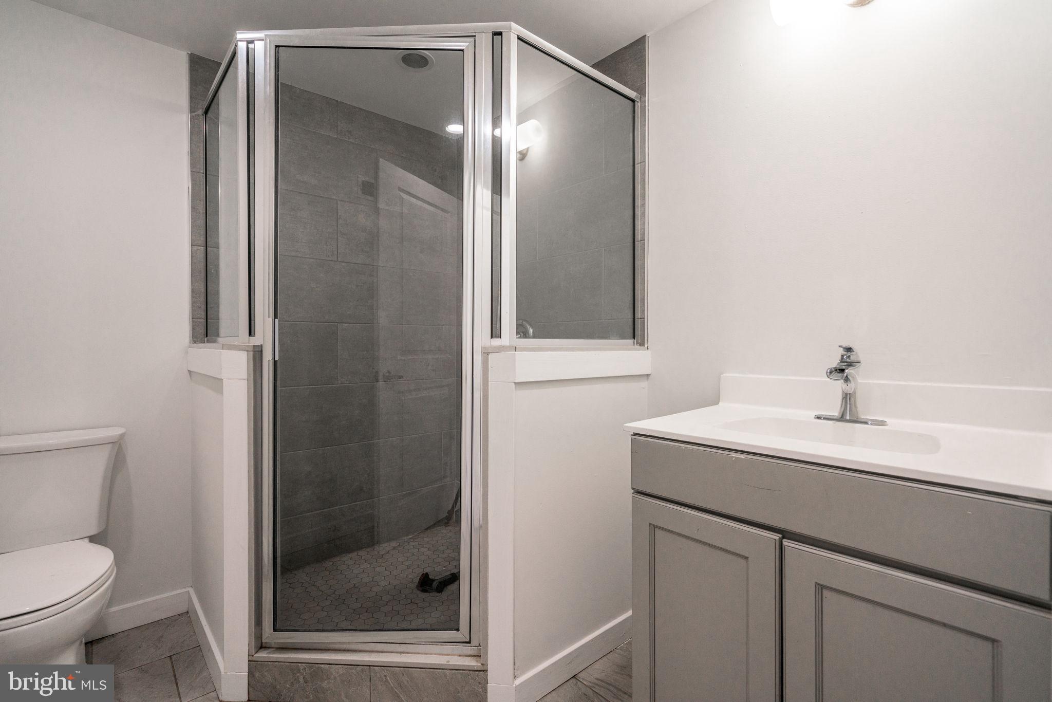 POINT BREEZE - Commercial Lease