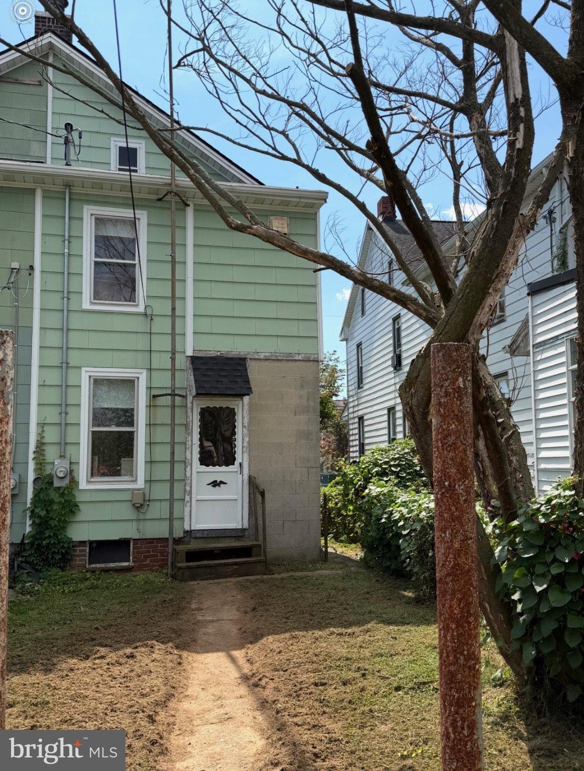 34 RIDGE AVENUE