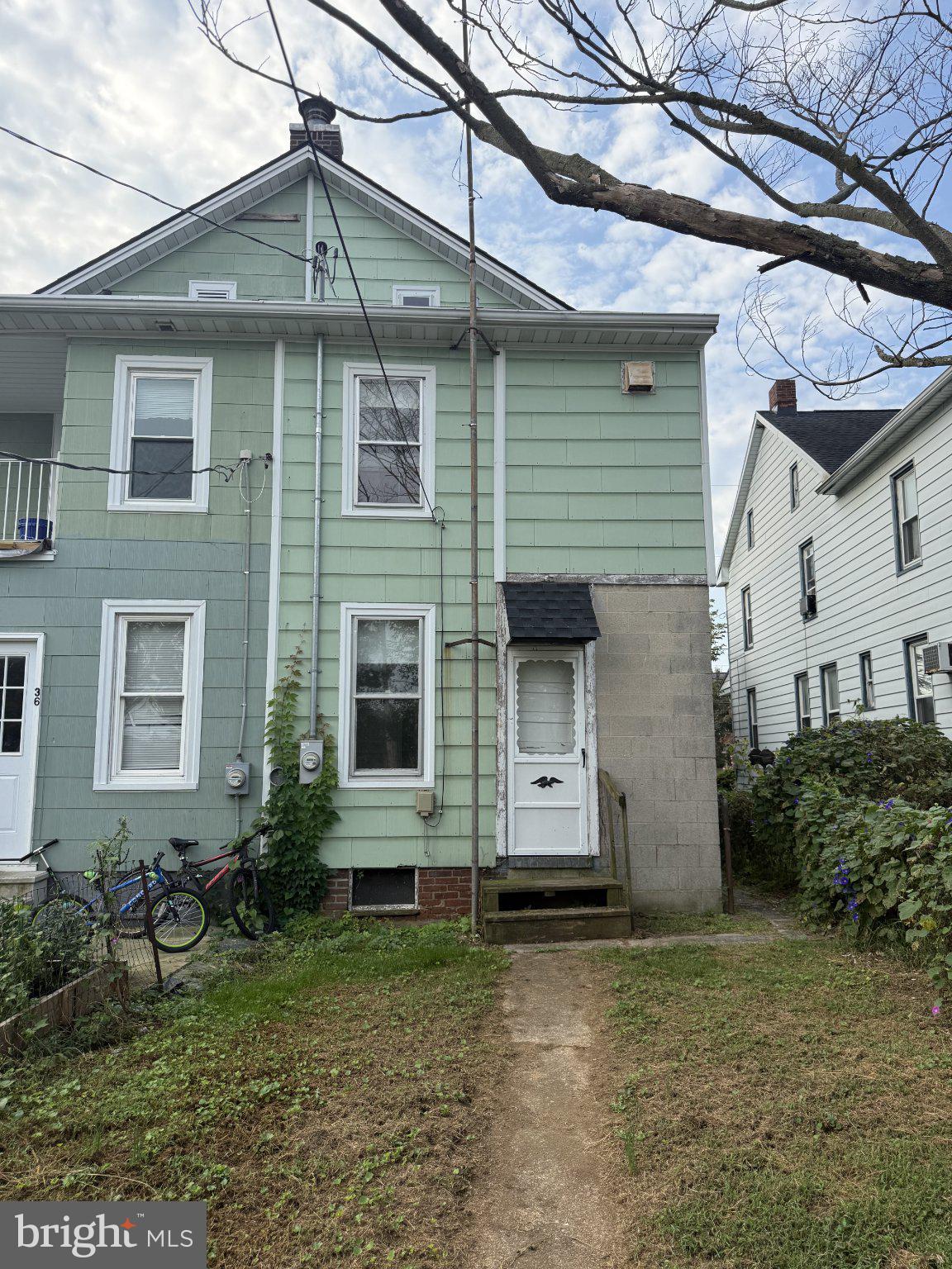 34 RIDGE AVENUE