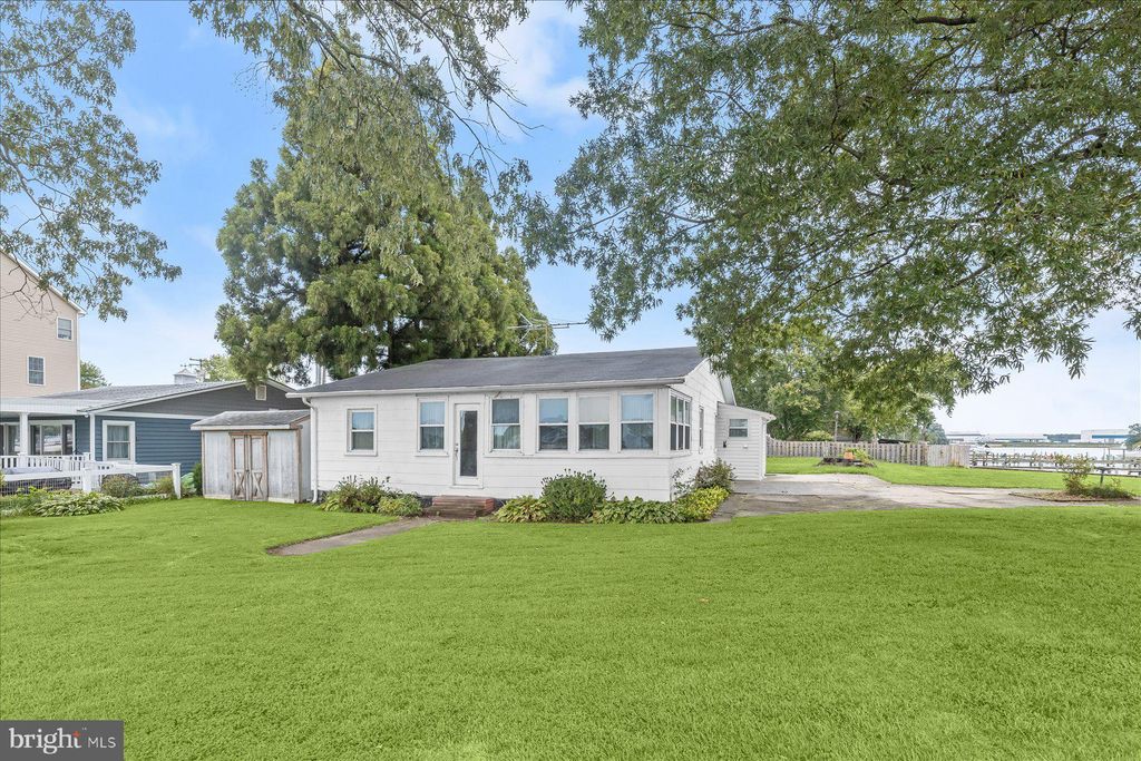 Photo of 116 Kingston Park Lane, MIDDLE RIVER, MD 21220 (MLS # MDBC2139766)