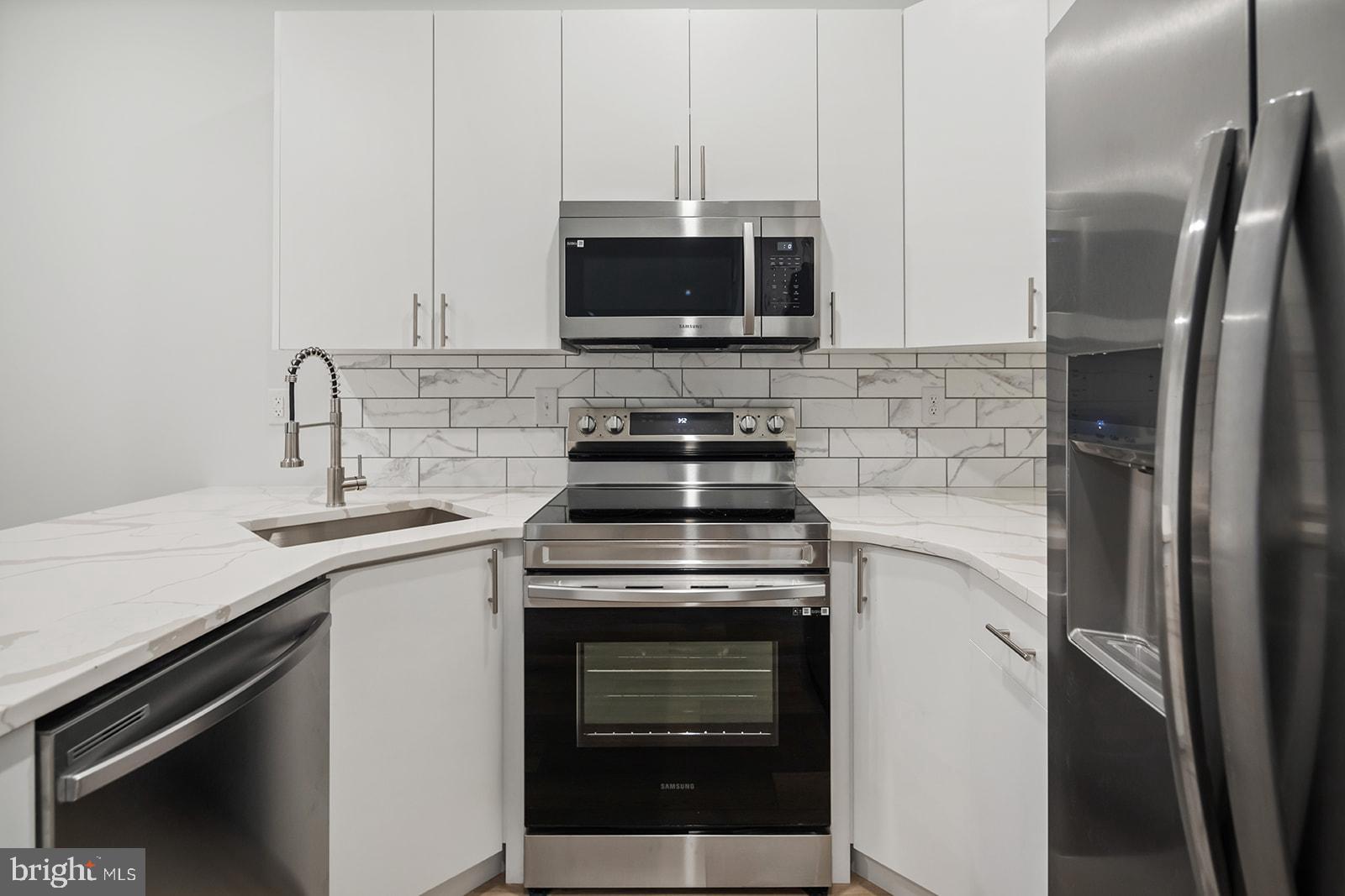 OLDE KENSINGTON - Residential