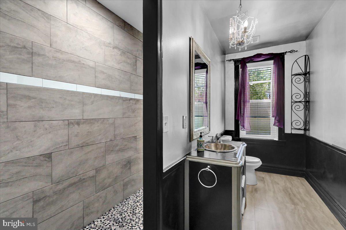 CHESTNUT HILL - Residential