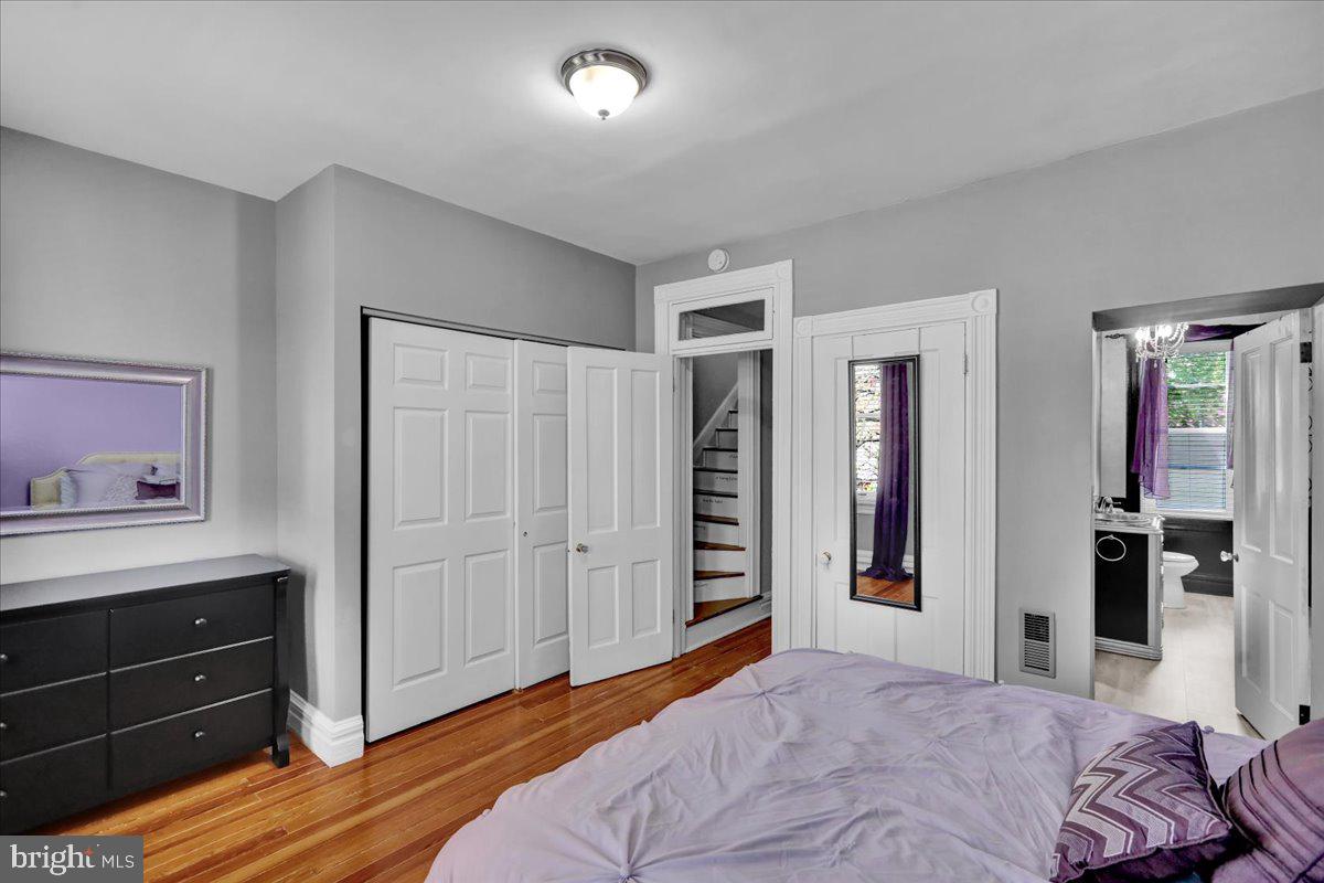 CHESTNUT HILL - Residential