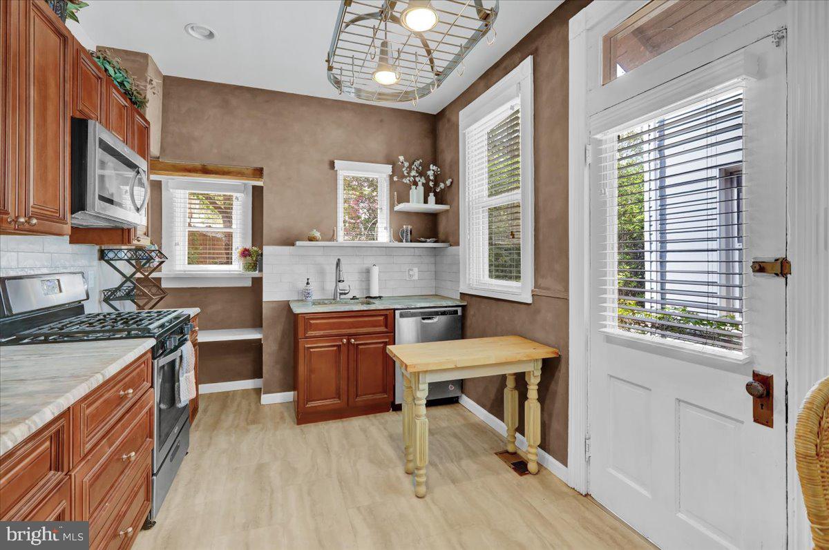 CHESTNUT HILL - Residential