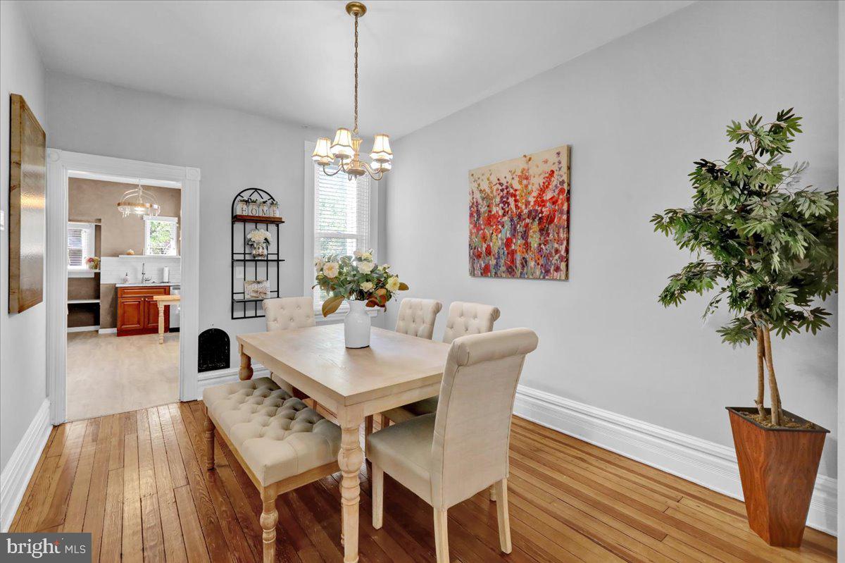 CHESTNUT HILL - Residential