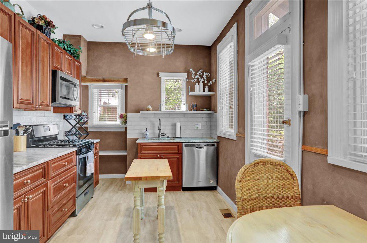 CHESTNUT HILL - Residential