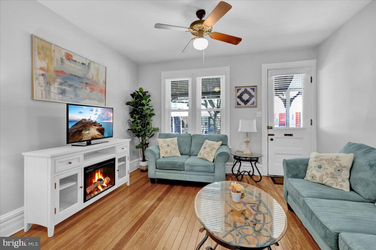 CHESTNUT HILL - Residential