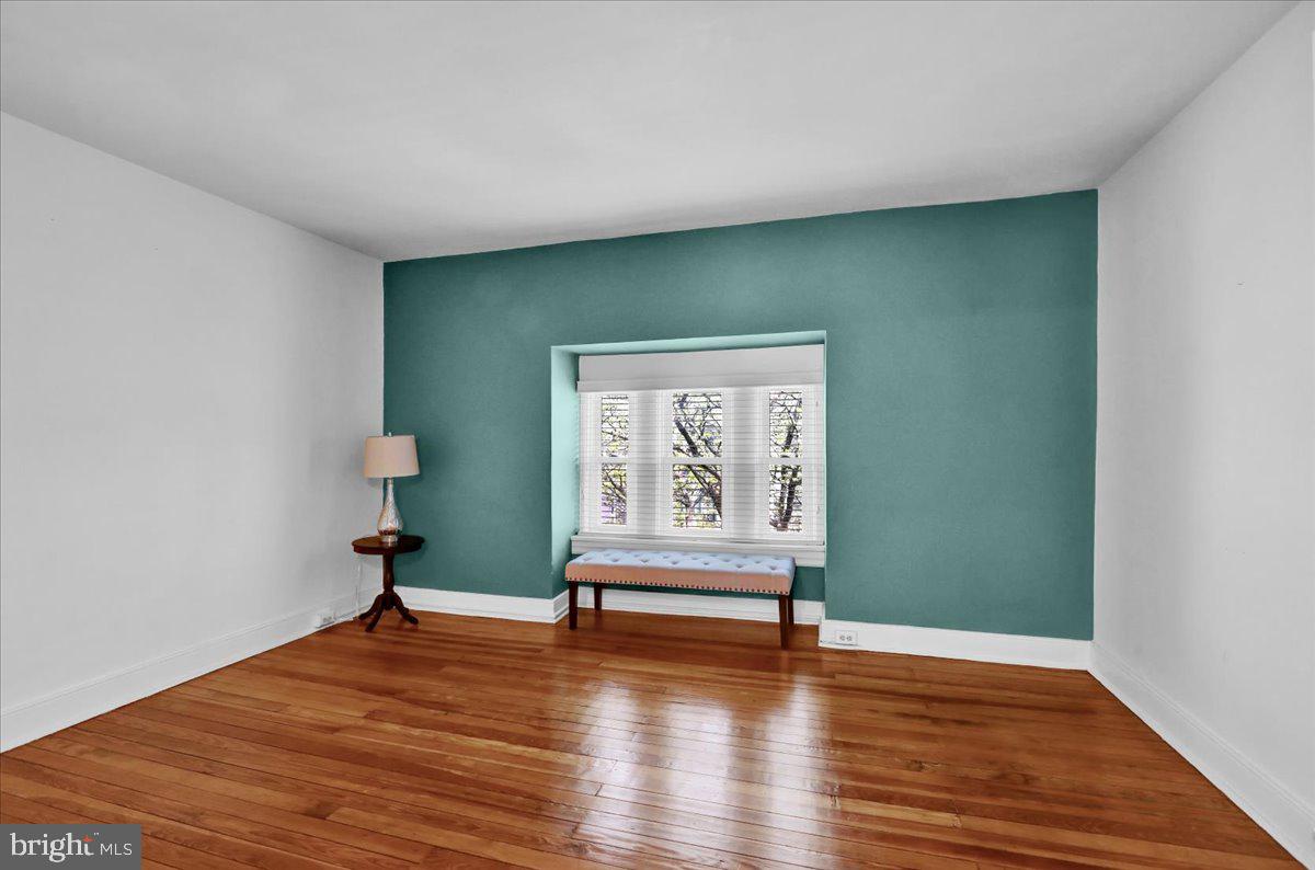 CHESTNUT HILL - Residential