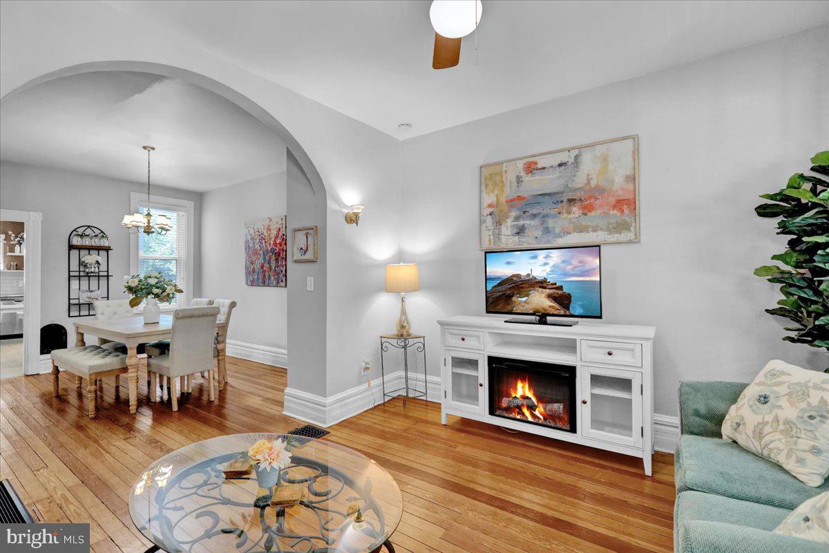 CHESTNUT HILL - Residential