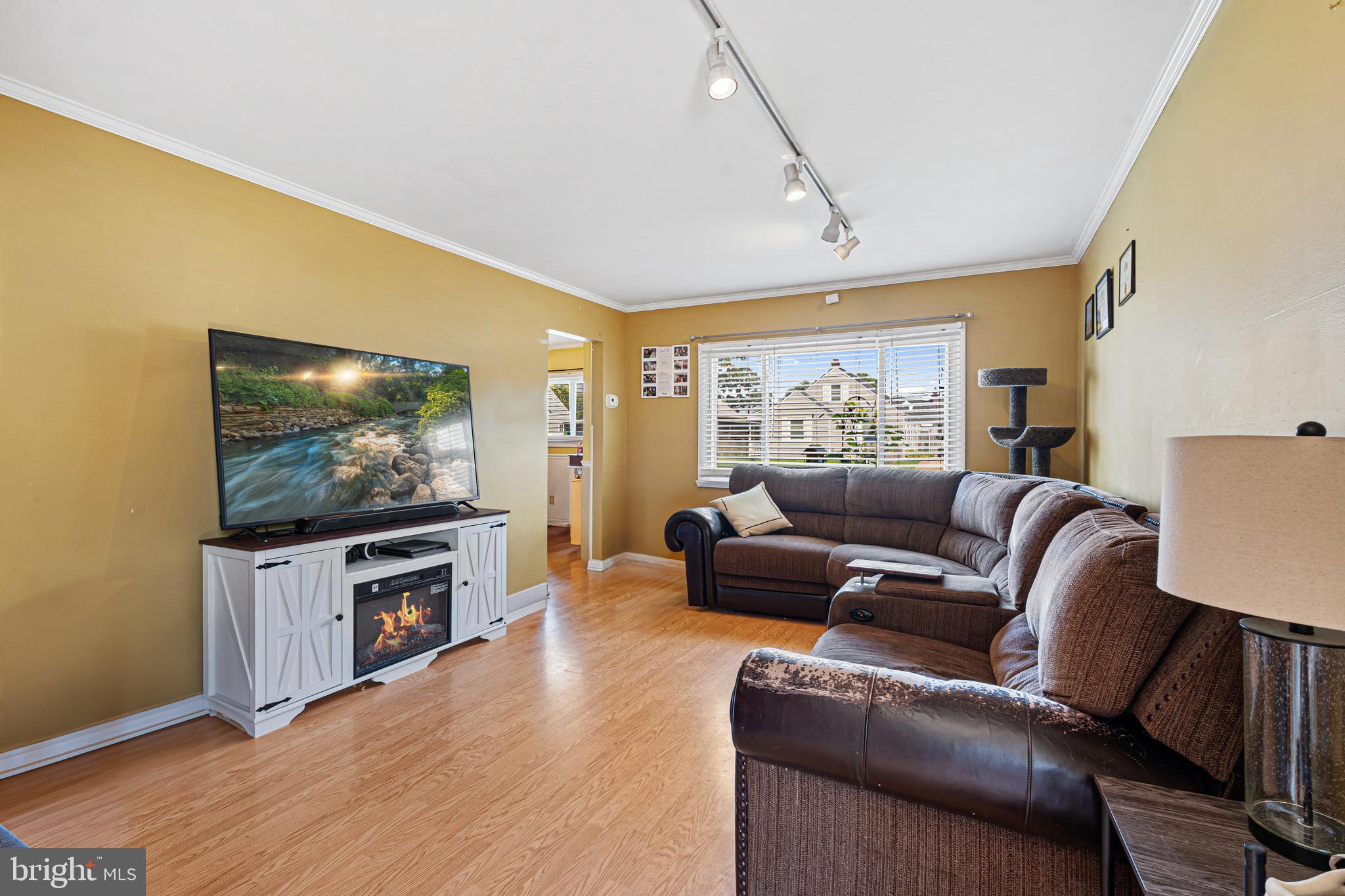 8119 CORNWALL ROAD