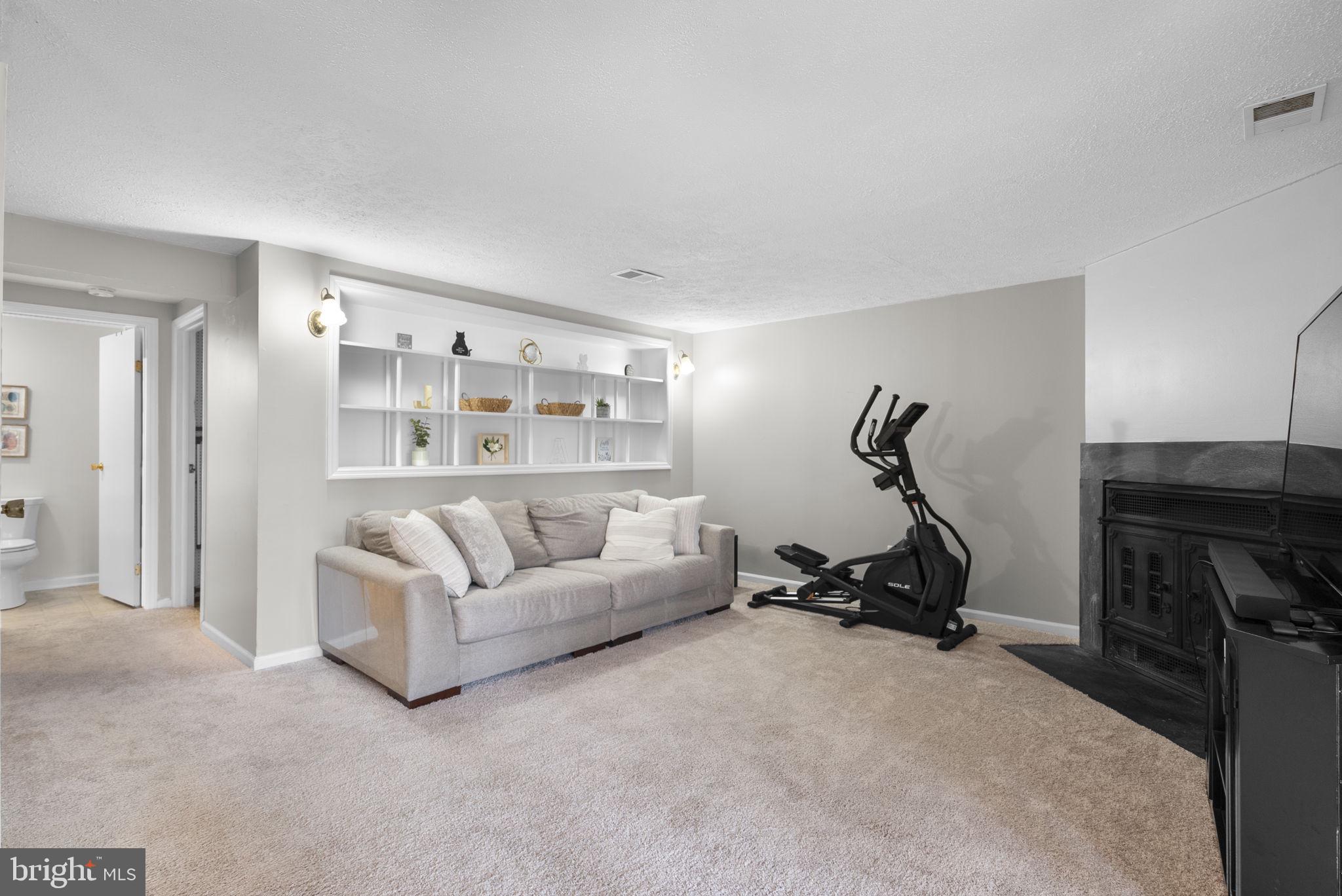 ULMSTEAD GARDENS - Residential