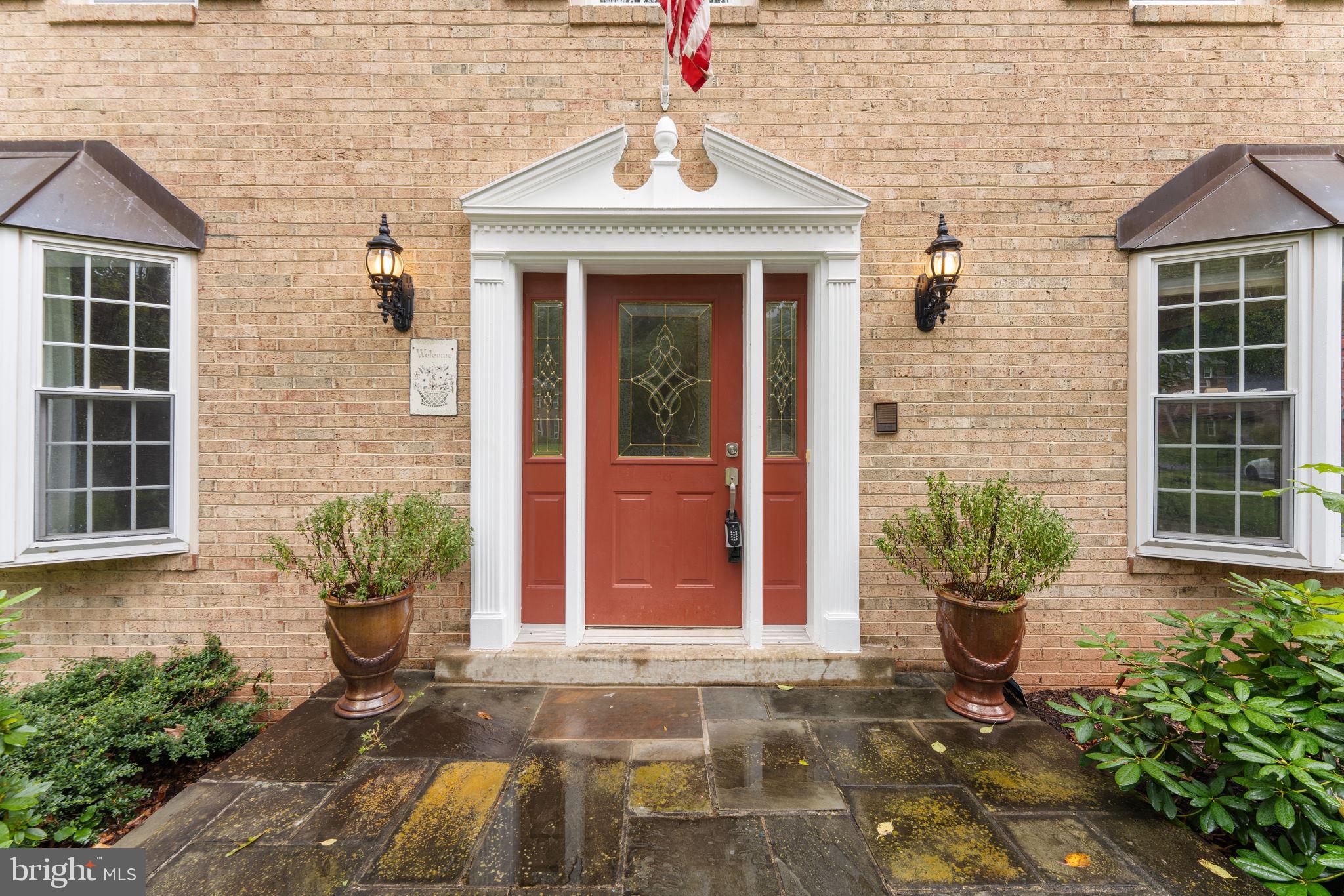 HOLLY KNOLL - Residential Lease