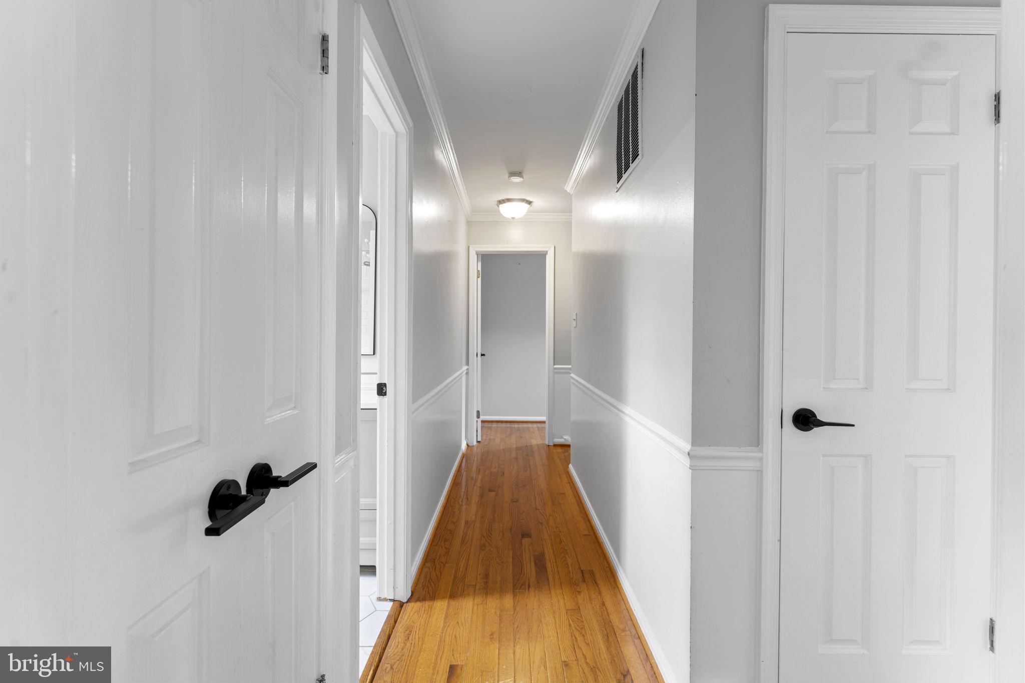 HOLLY KNOLL - Residential Lease