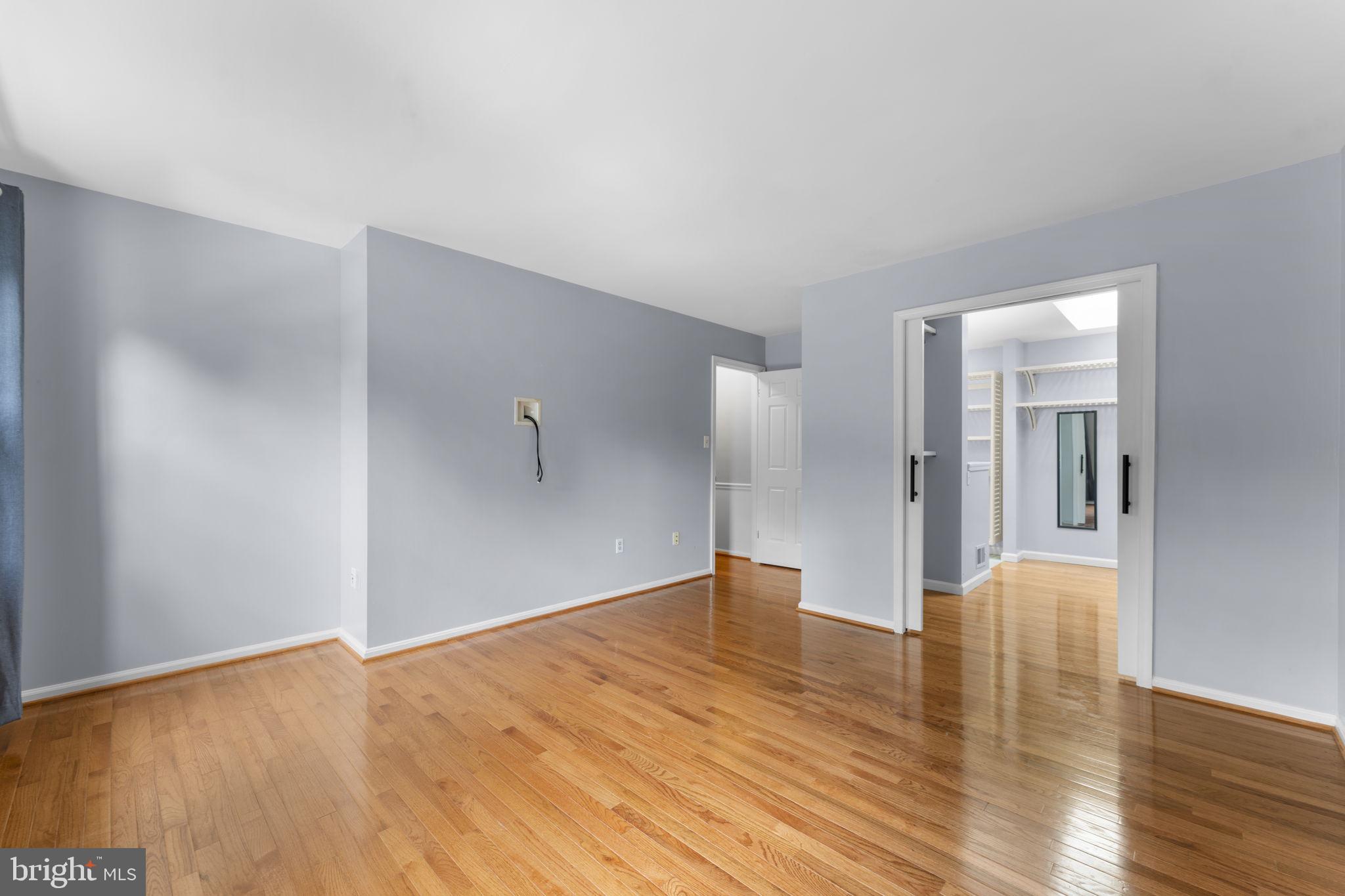 HOLLY KNOLL - Residential Lease