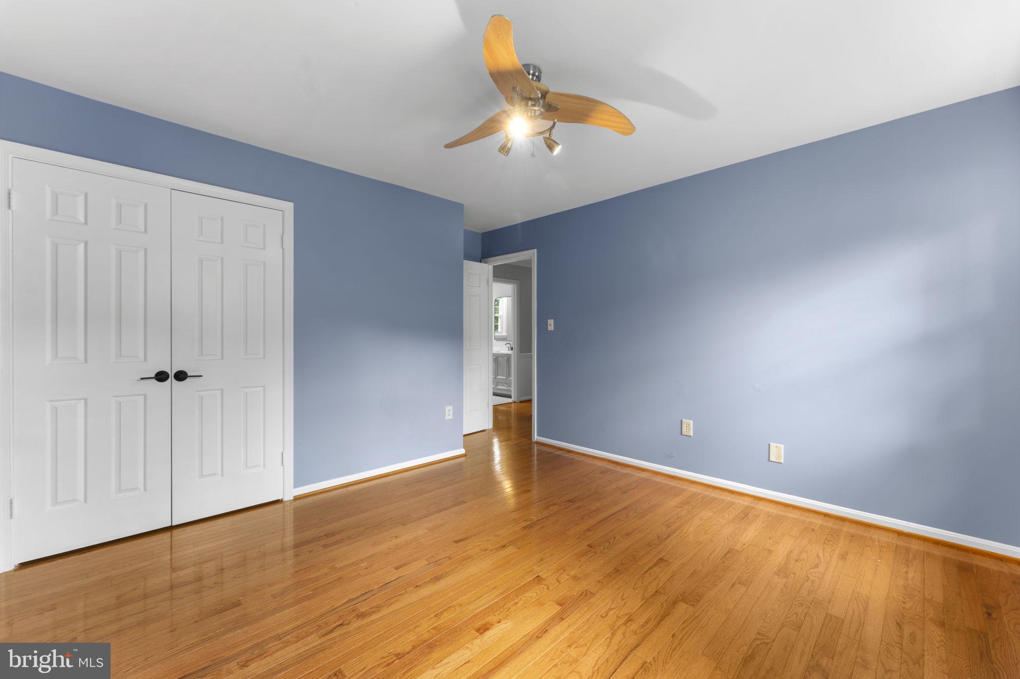 HOLLY KNOLL - Residential Lease